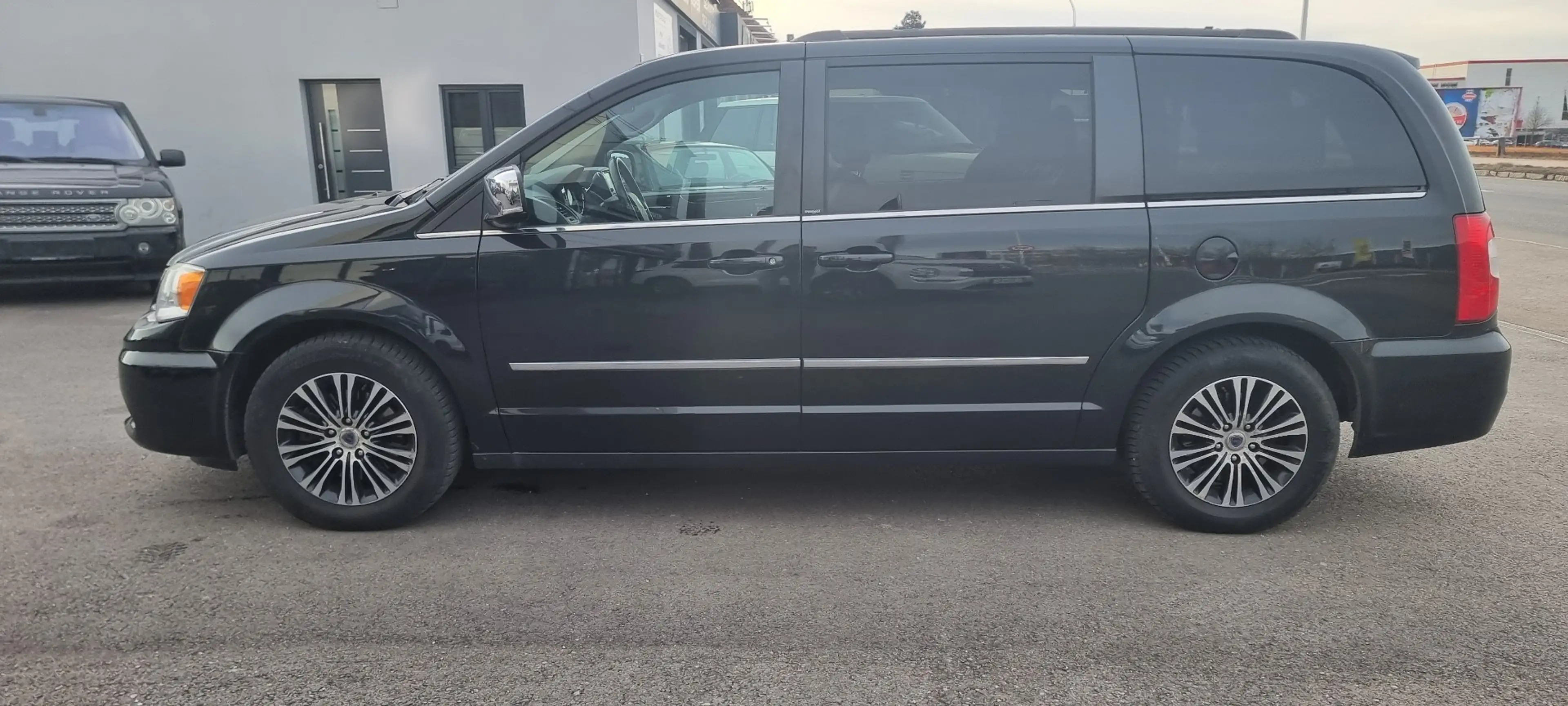 Lancia Voyager S — photo 5