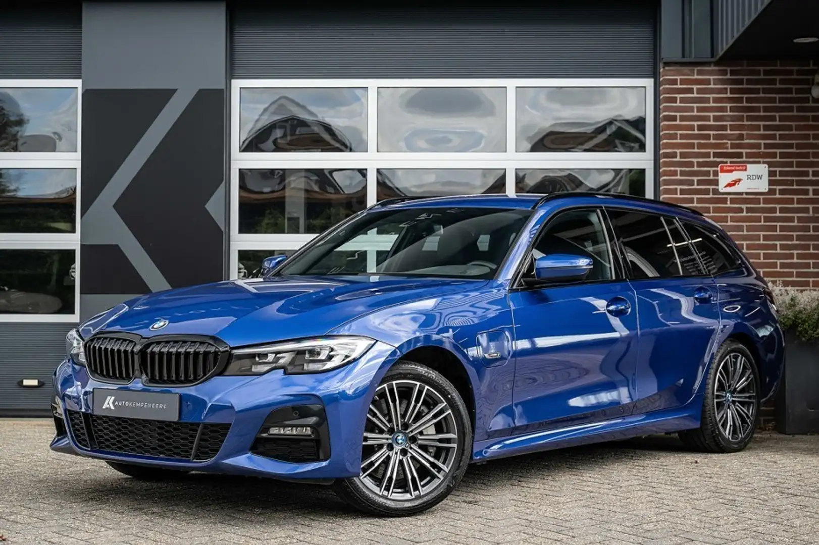 BMW 330 3-serie 330e xDrive M Sport | Shadow | Cruise | St Blau - 1
