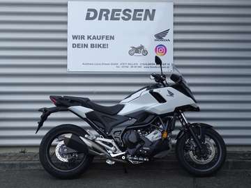 X  DCT  ABS | 2025 | 4.500 km| A2  |