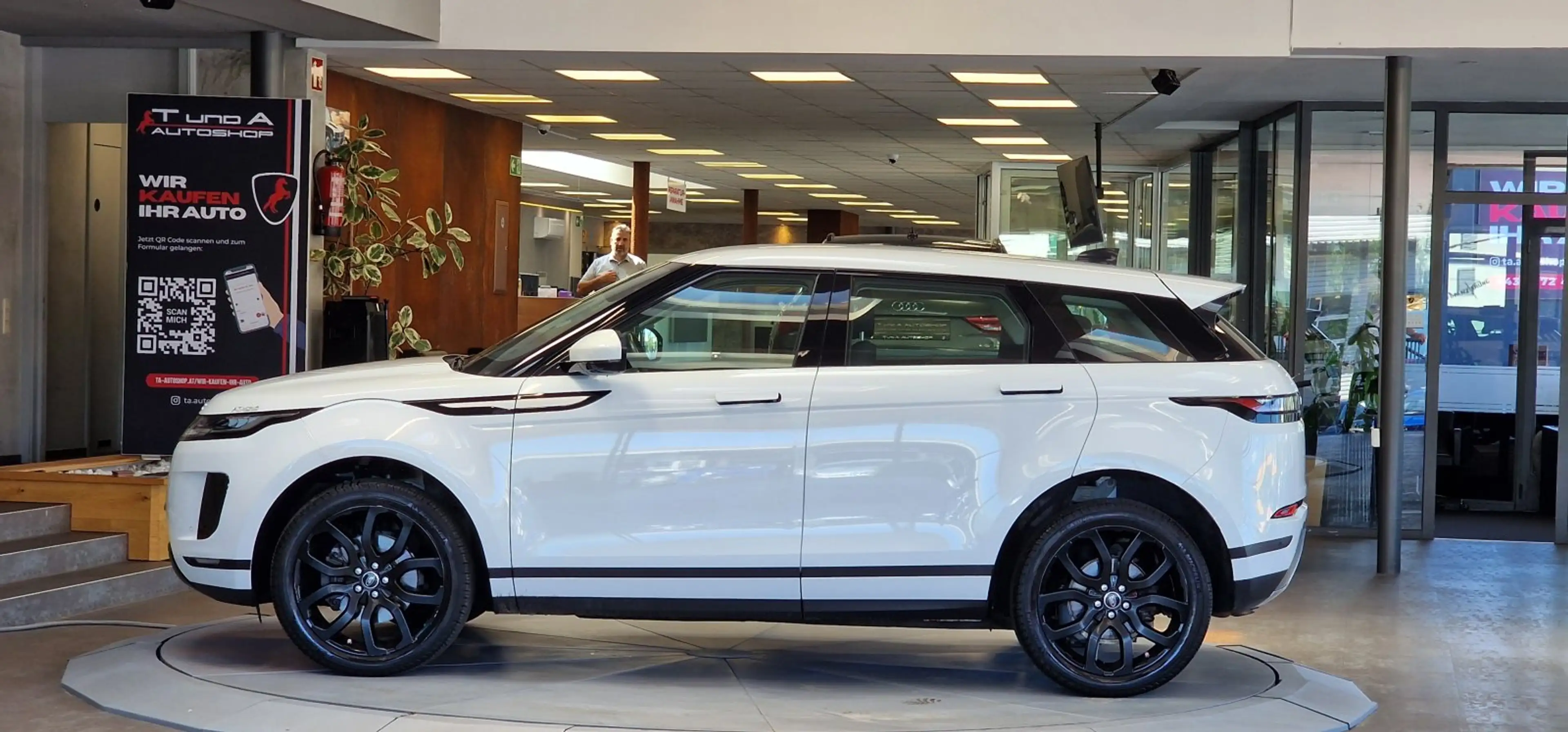 Land Rover Range Rover Evoque 2.0 D150 4x4 Aut. *Kamera*Apple*20Zoll*LED* — photo 5