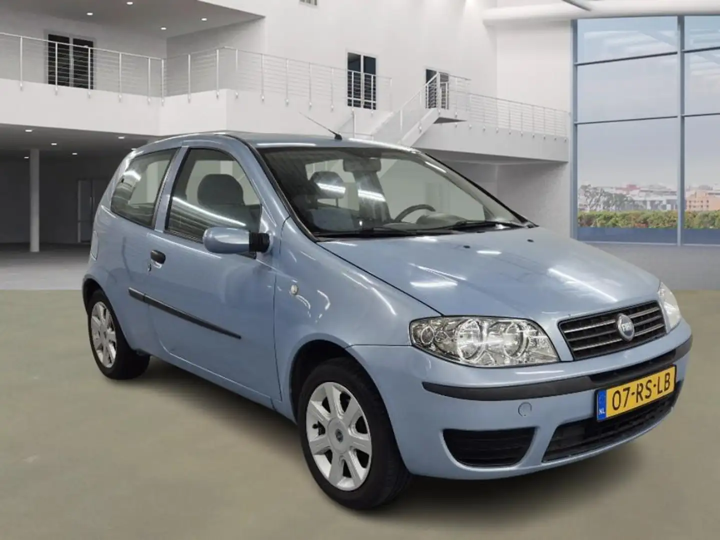 Fiat Punto 1.4-16V Dynamic Blauw - 2