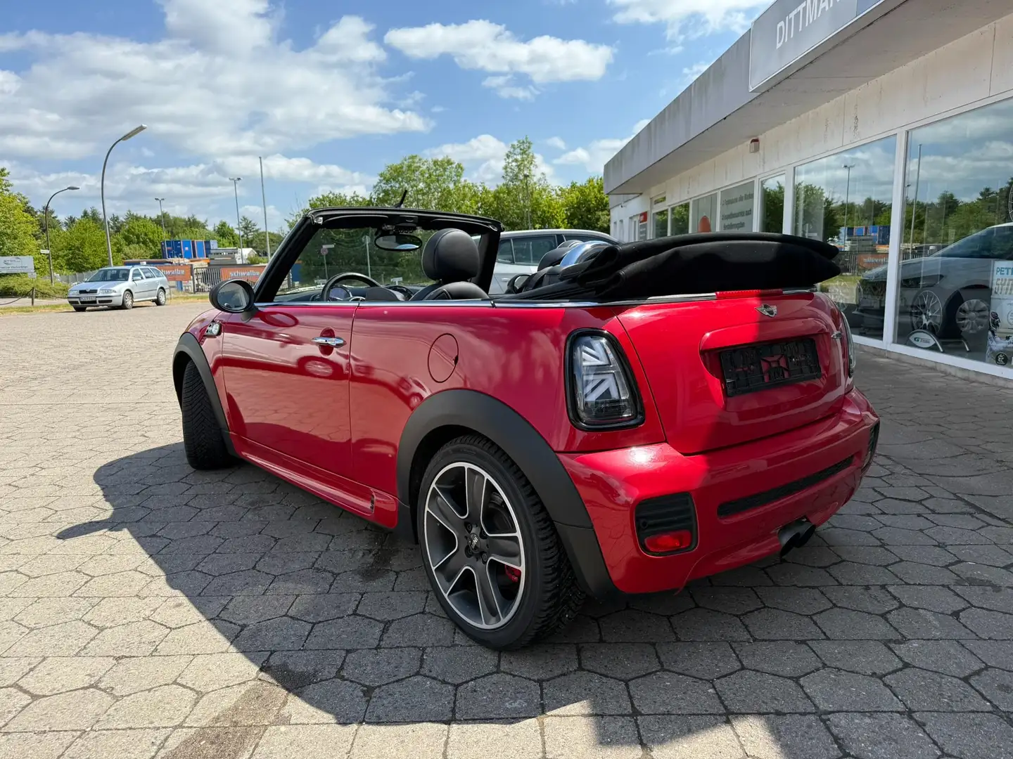 MINI John Cooper Works Cabrio Rot - 2