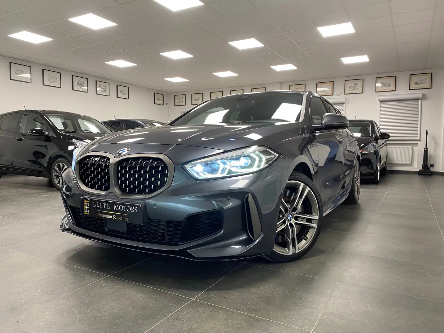 BMW 135 M135i M-PACK 1erMAIN/ FULL / ETAT NEUF Noir - 1