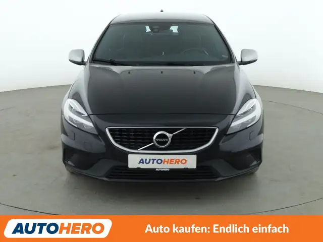 Volvo V40 view 9