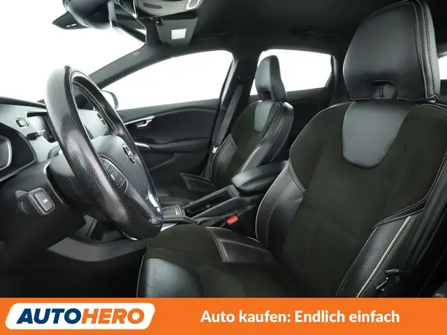 Volvo V40 view 10