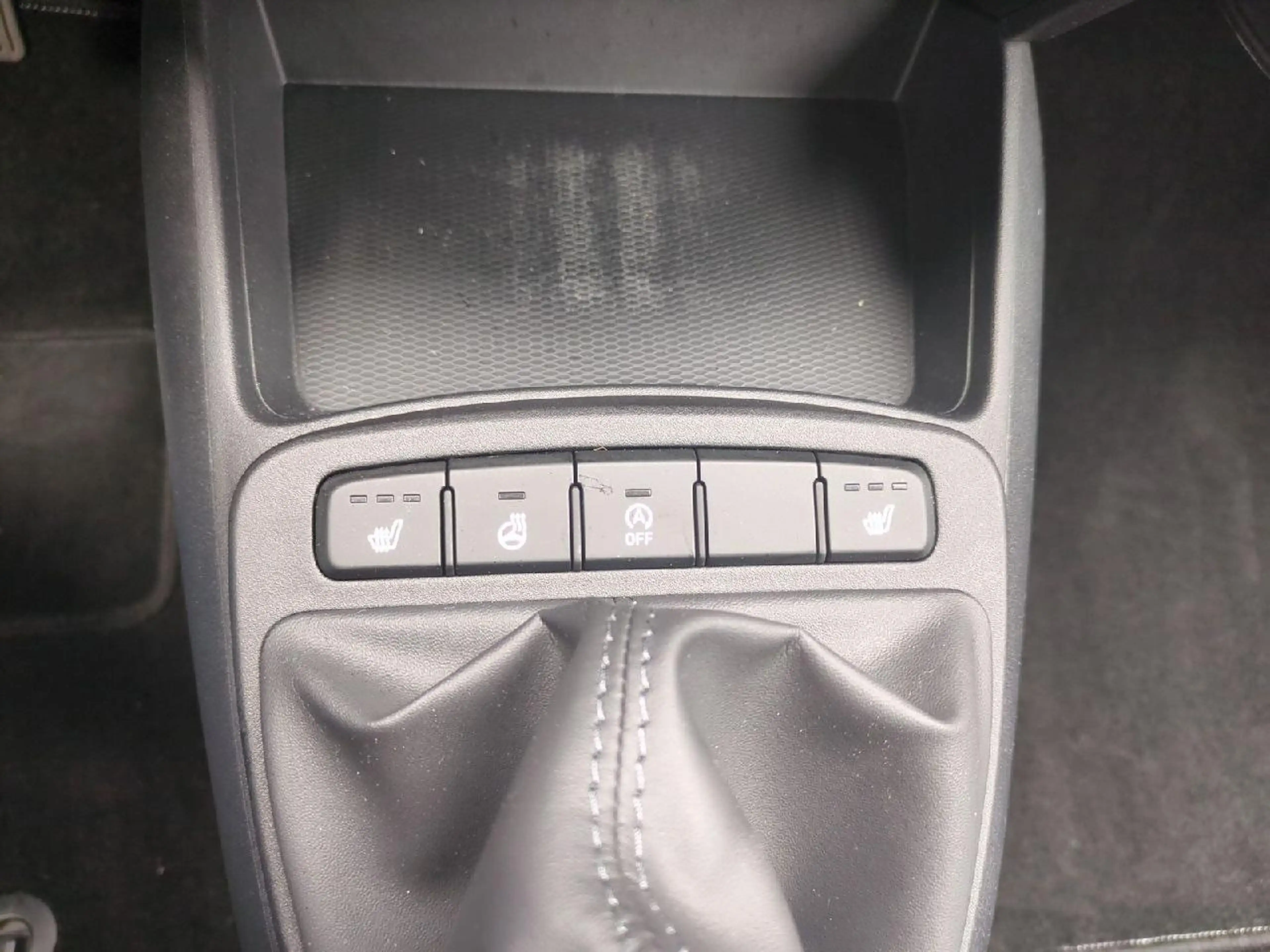 Hyundai i10 Trend — photo 14