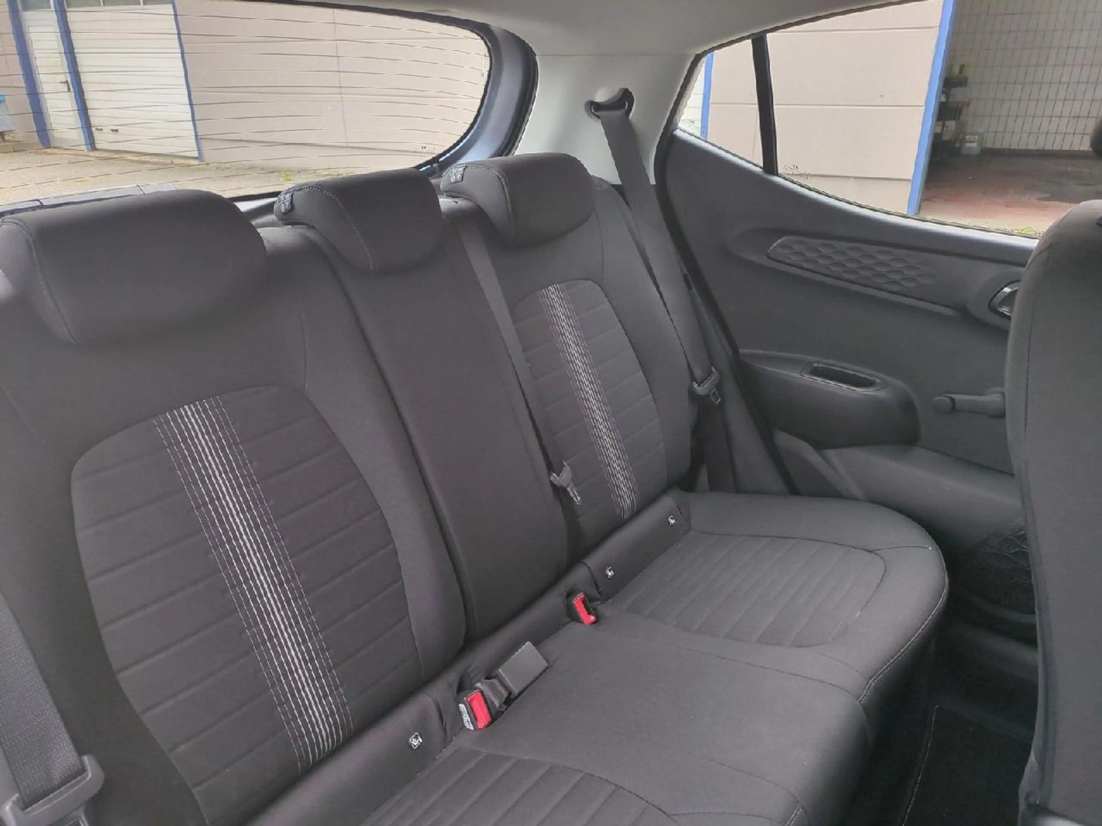Hyundai i10 Trend — photo 10