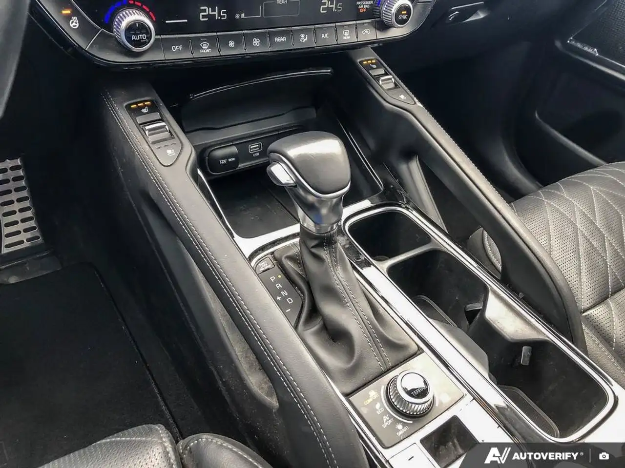 Kia Telluride снимка Kia Telluride