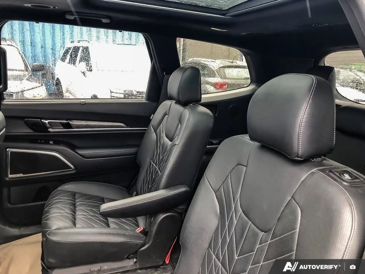 Kia Telluride снимка Kia Telluride