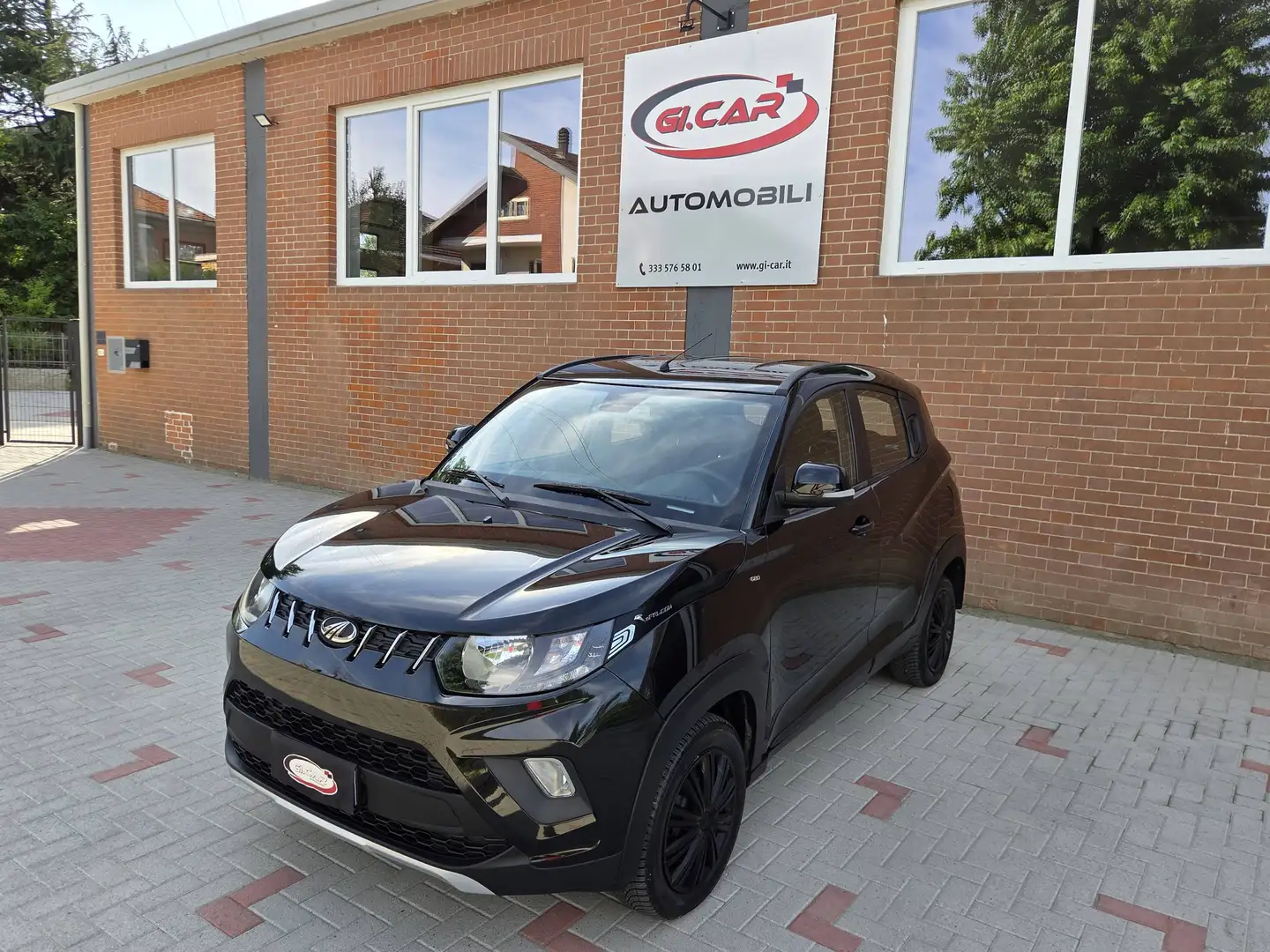 Mahindra KUV100 KUV100 1.2 K6 87cv Schwarz - 1
