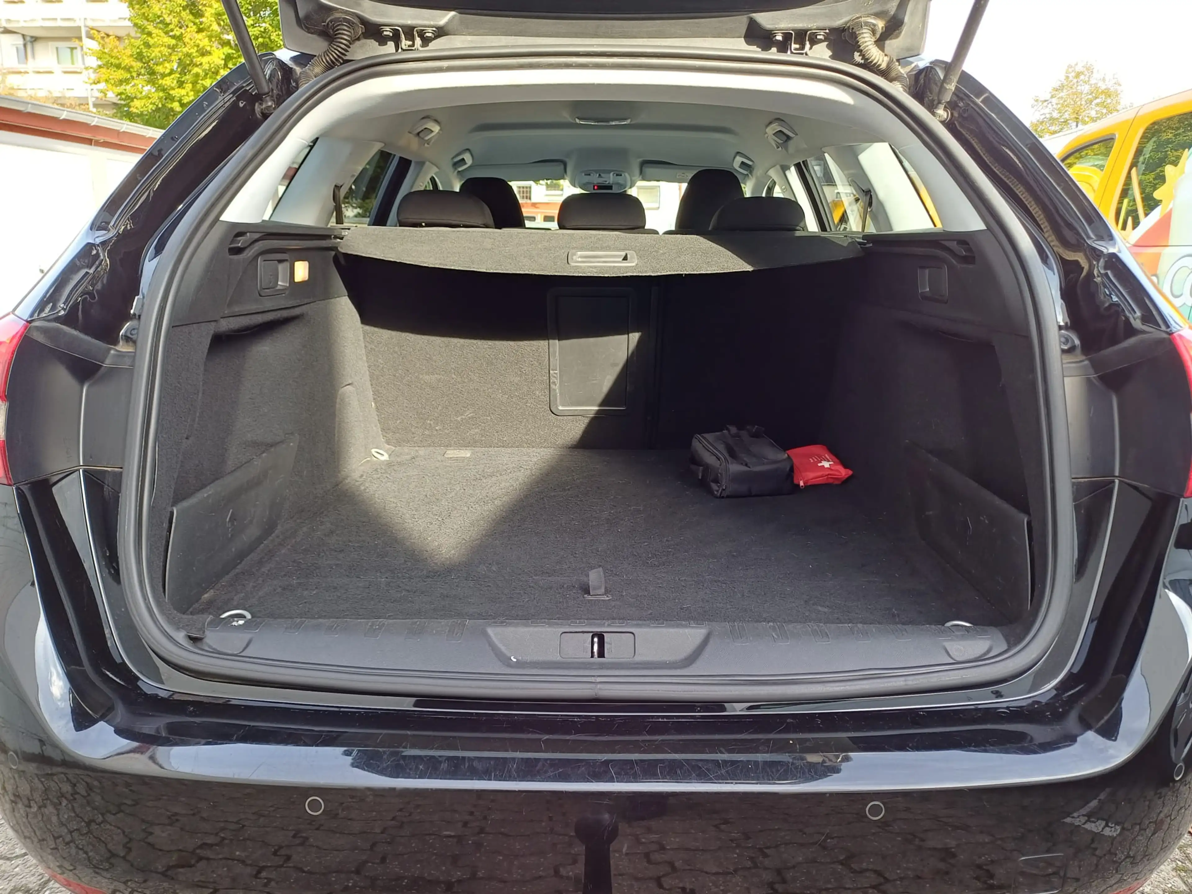 Peugeot 308 308 SW BlueHDi 130 Navi*R.Kamera*PDC* AHK*LMF — photo 7