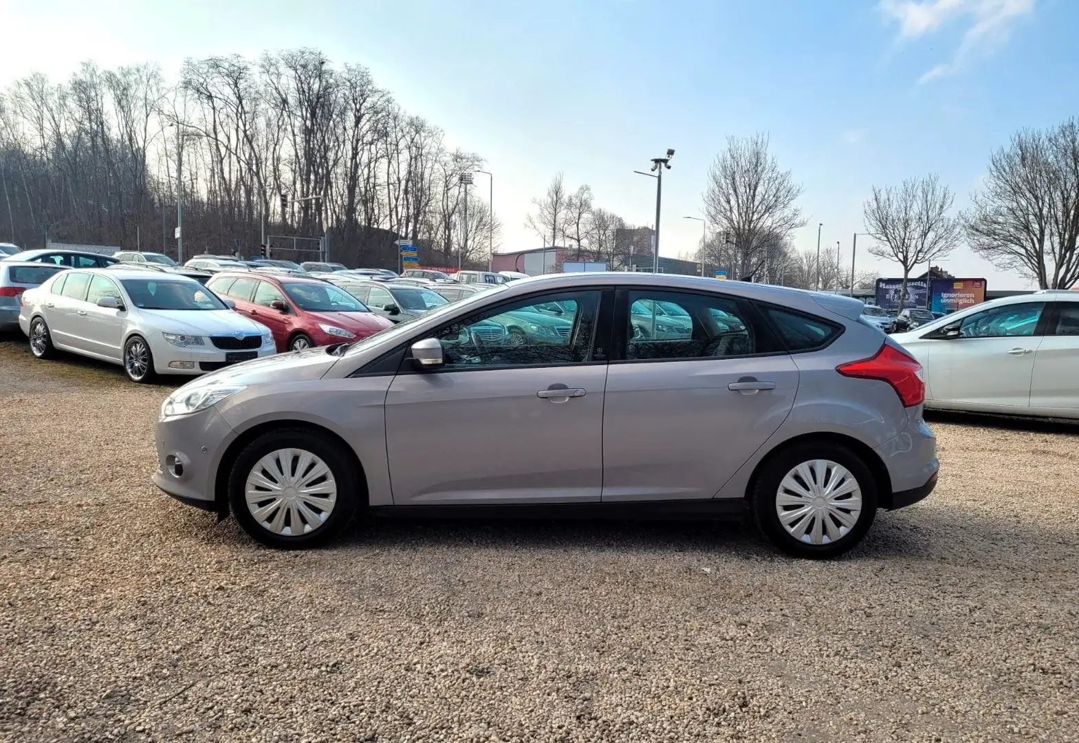 Ford Focus Lim. Champions Edition*ParkAss*Klima*PDC* Silber - 2