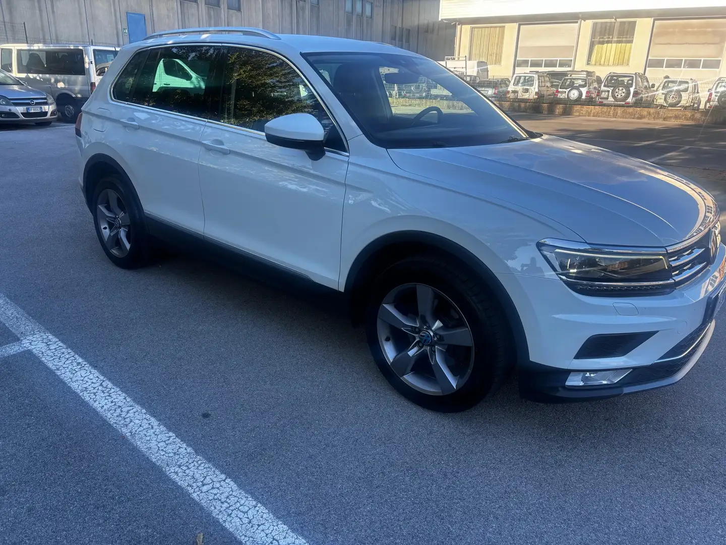 Volkswagen Tiguan 2.0 tdi - 2