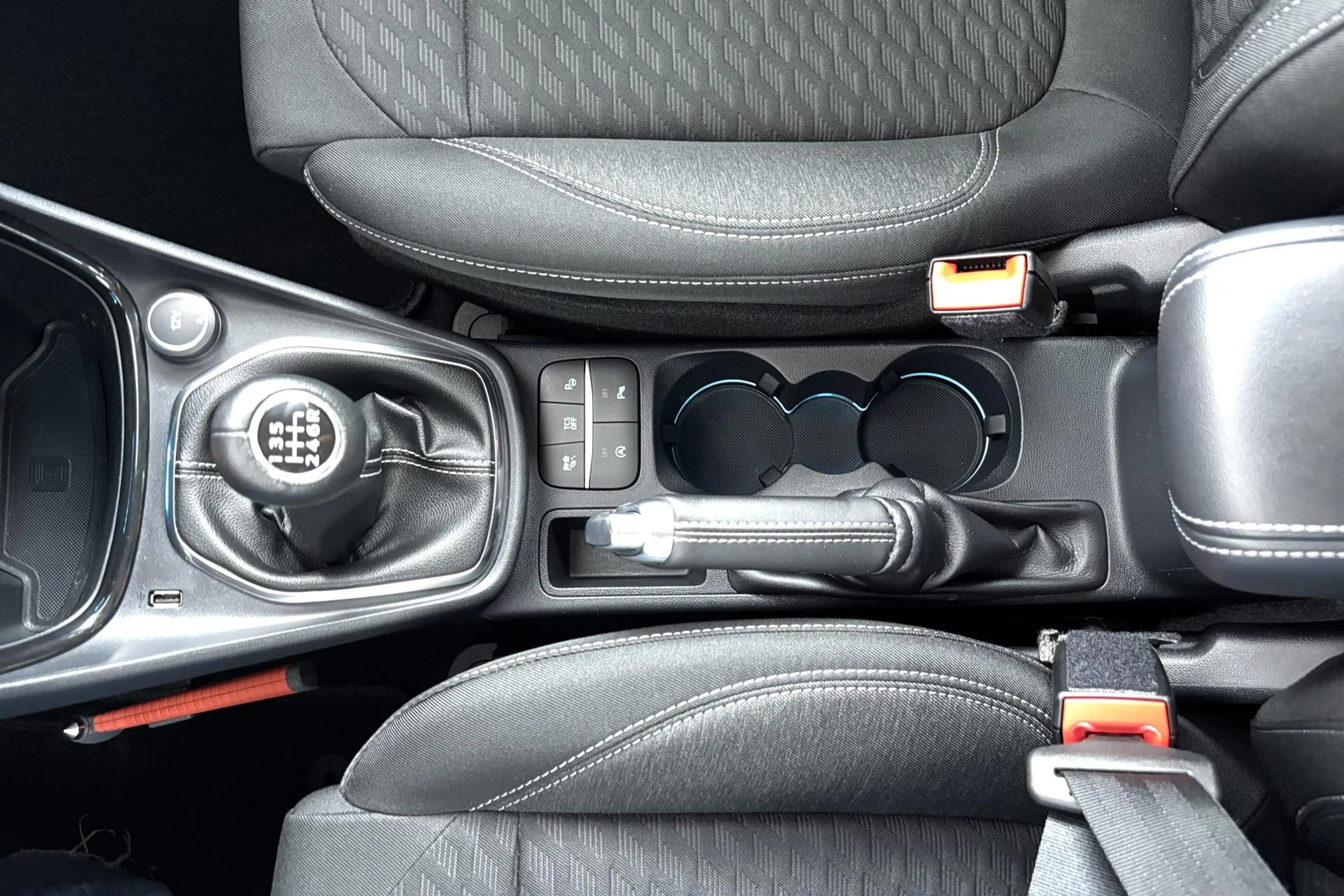 Ford Puma 1.0 EcoBoost Hybrid Titanium Wendbaar, zuinig en h — photo 27