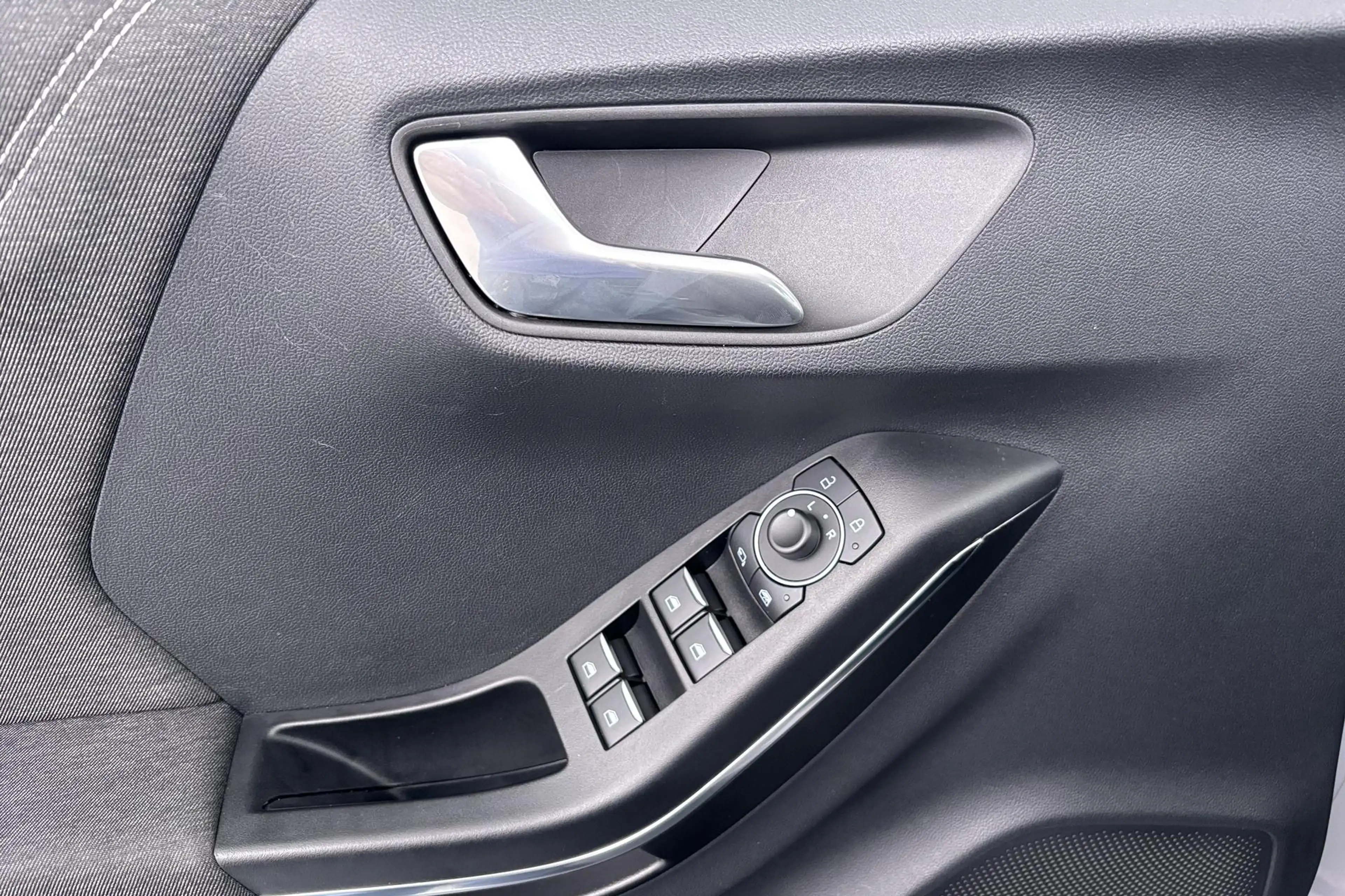 Ford Puma 1.0 EcoBoost Hybrid Titanium Wendbaar, zuinig en h — photo 26