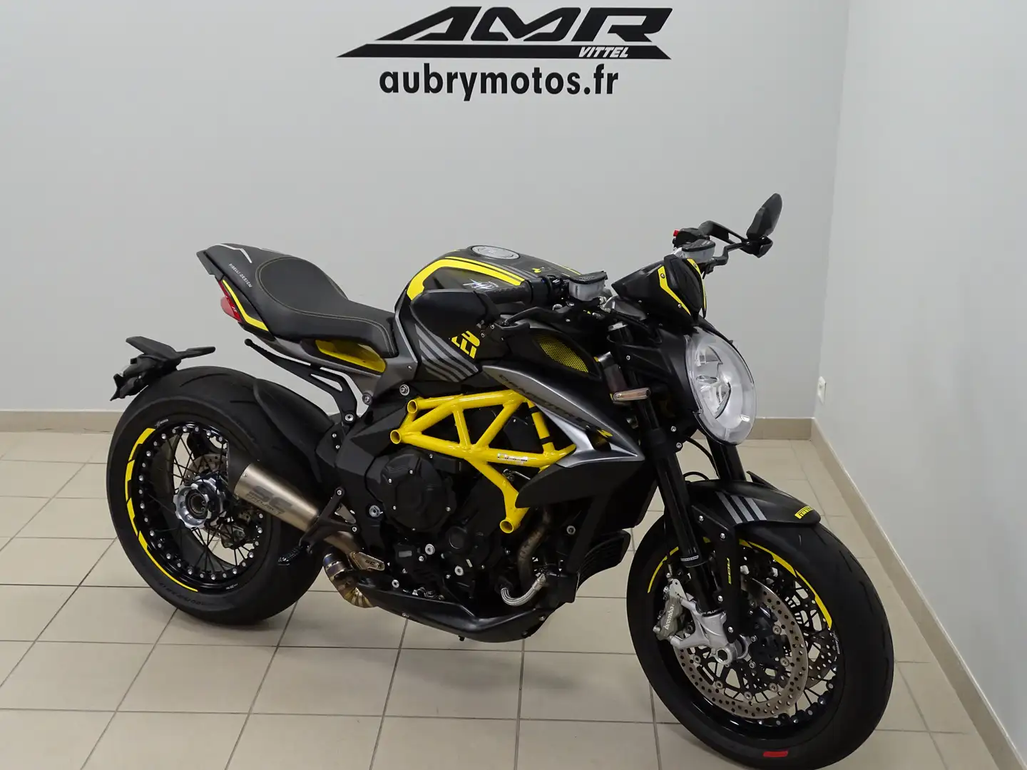 MV Agusta Brutale 800 Amarillo - 1