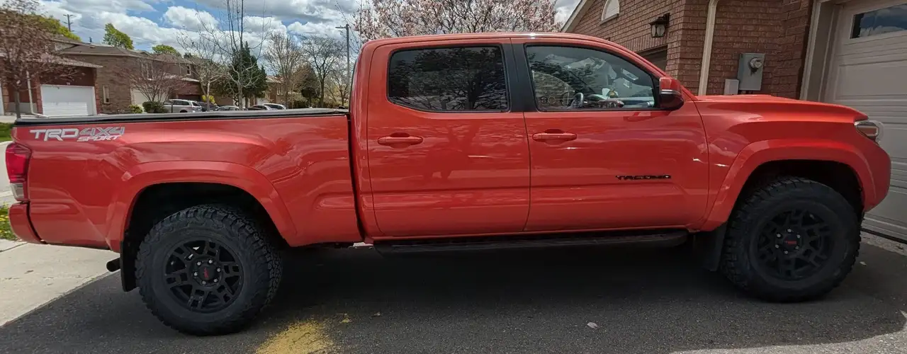 Toyota Tacoma снимка Toyota Tacoma