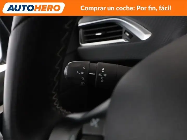 Peugeot 2008 1.2 Pure Tech S&S Allure (2017) 2018, foto 27