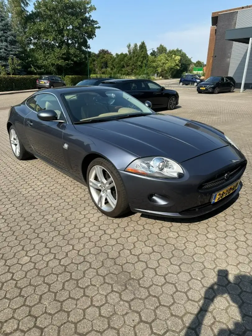 Jaguar XK 4.2  V8  COUPE, Grijs - 1