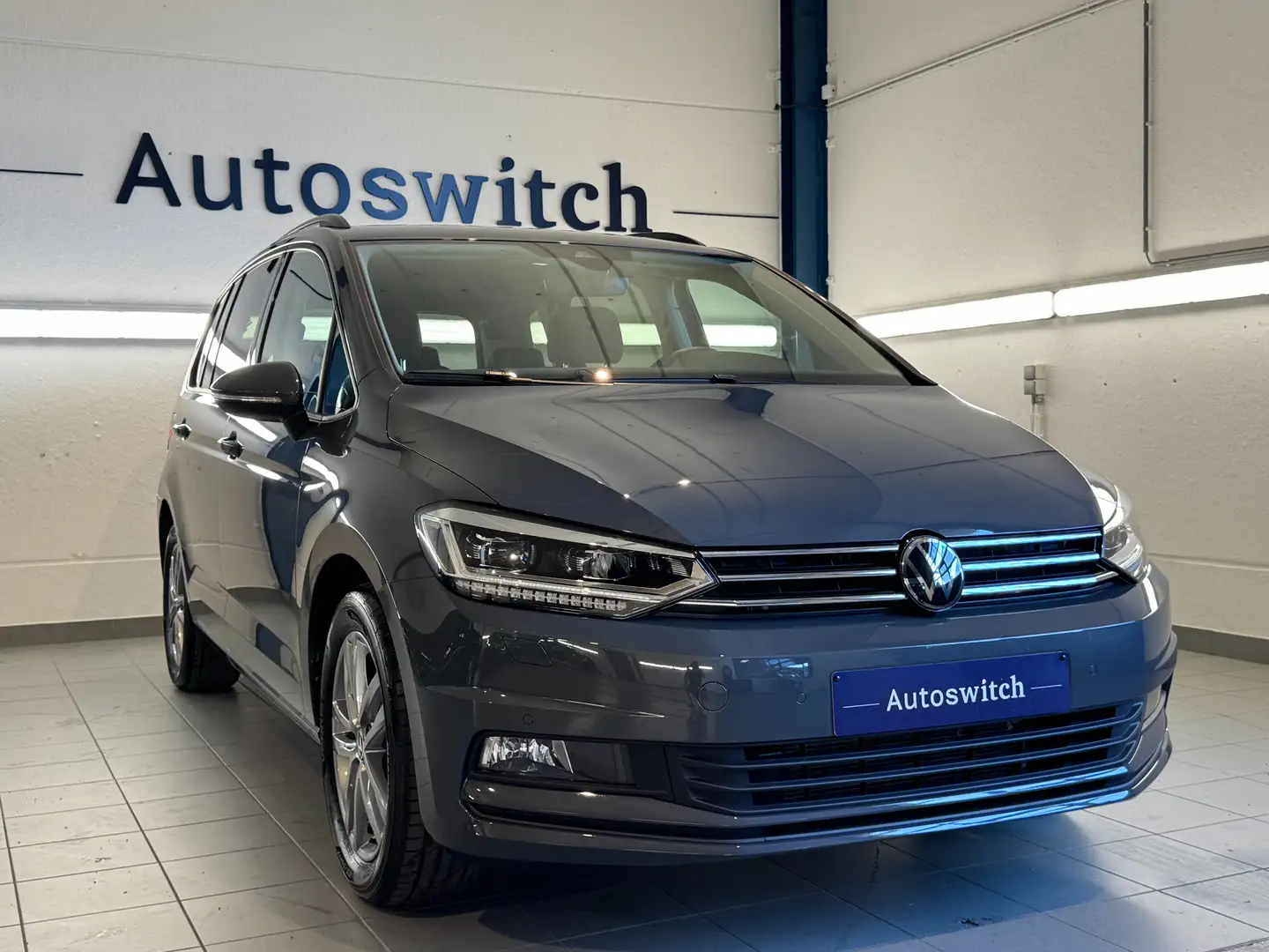 Volkswagen Touran 1.5 TSI - 7 zit - Acc/DodeHoek/Camera/PDC/Keyless/ Gris - 1