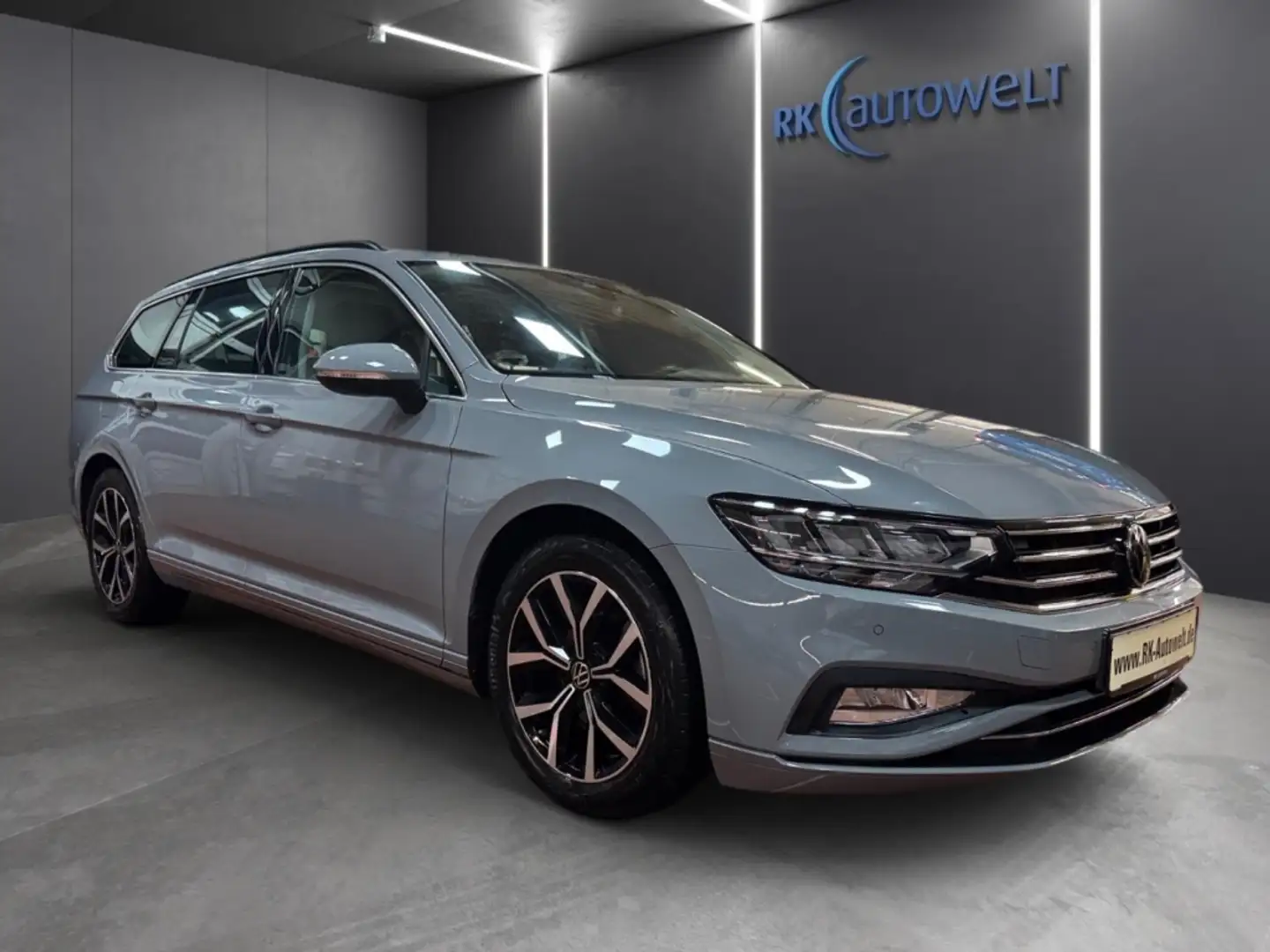 Volkswagen Passat Variant Business 2.0 TDI DSG Leder Panorama Navi AHK Grau - 2