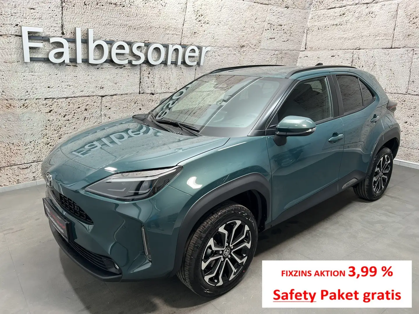 Toyota Yaris Cross Hybrid 2WD Active Drive + Safety P. 130PS Grün - 1