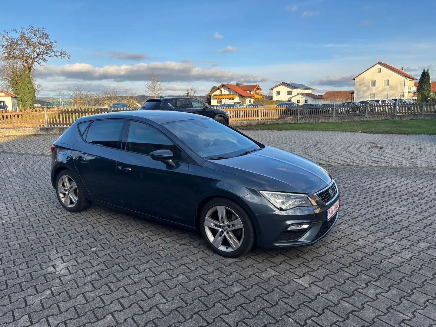 SEAT Leon FR++TOP++190PS++Automatik,Navi++ Grau - 1