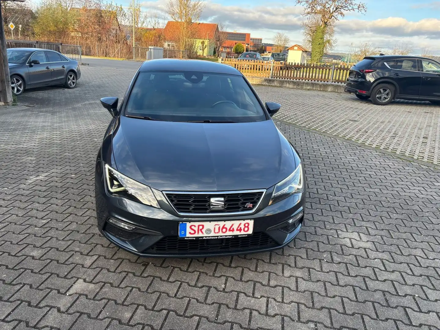 SEAT Leon FR++TOP++190PS++Automatik,Navi++ Grau - 2