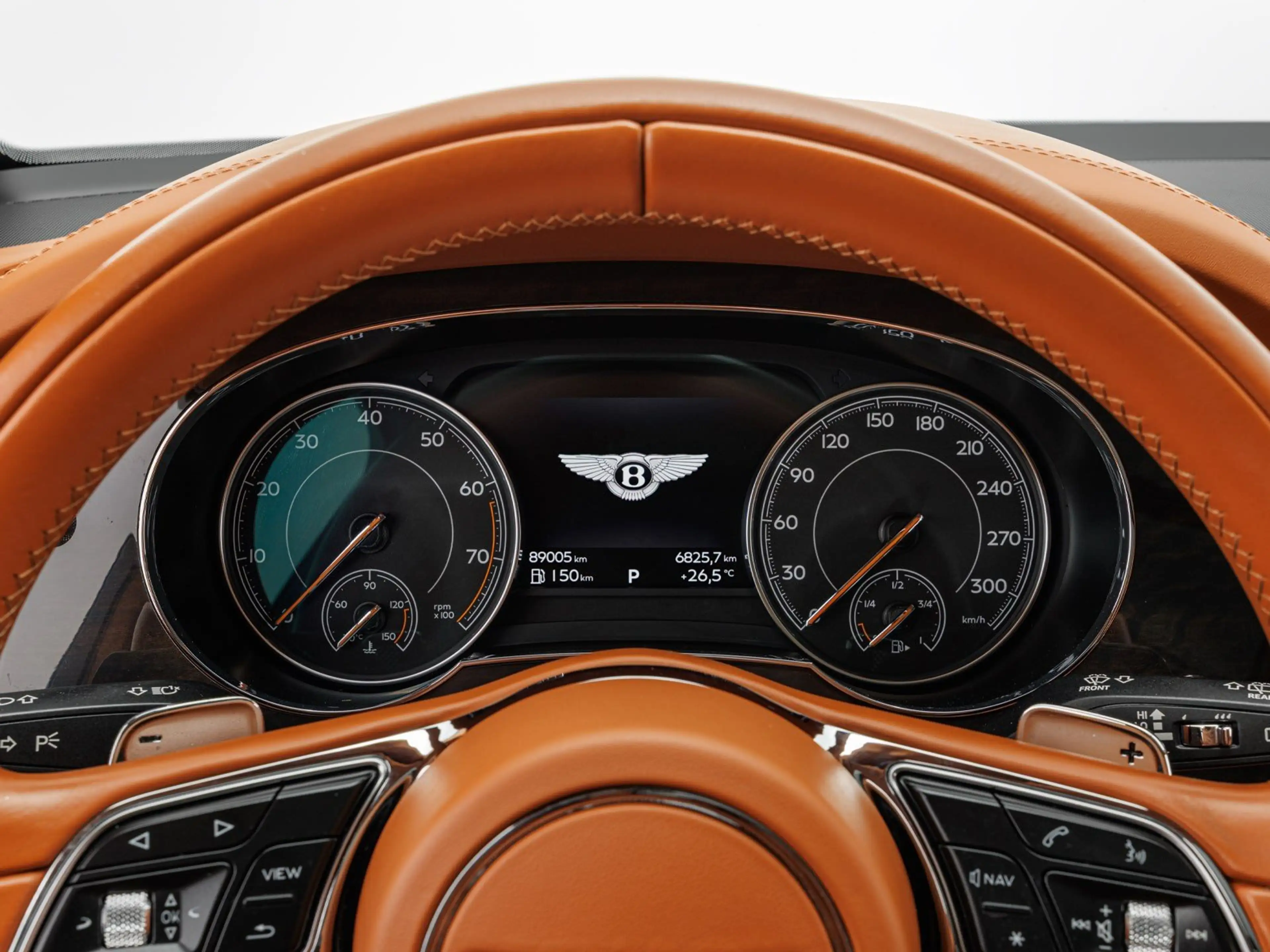 Bentley Bentayga Onyx — photo 12