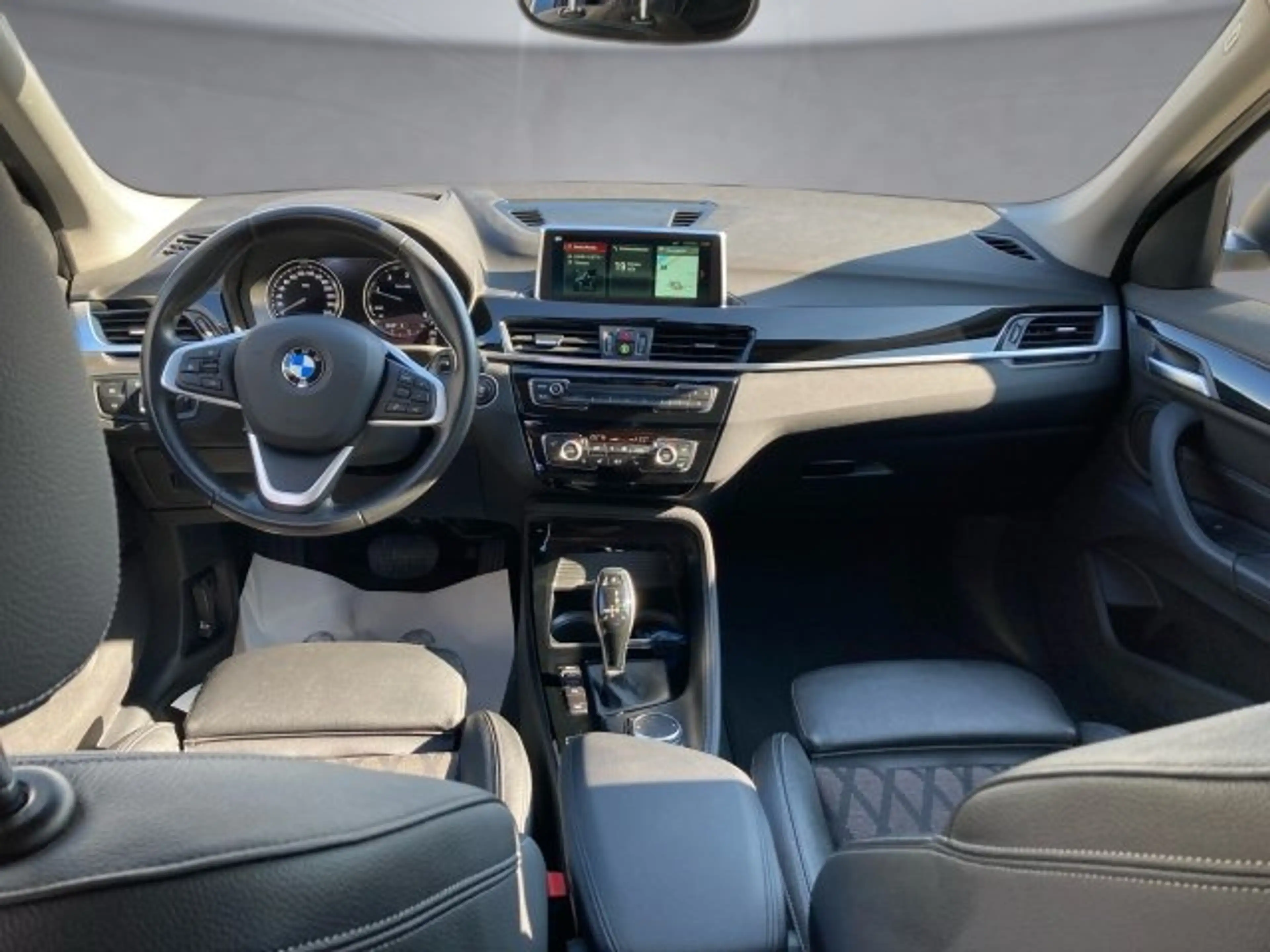 BMW X1 xDrive18d xLine Aut. — photo 9