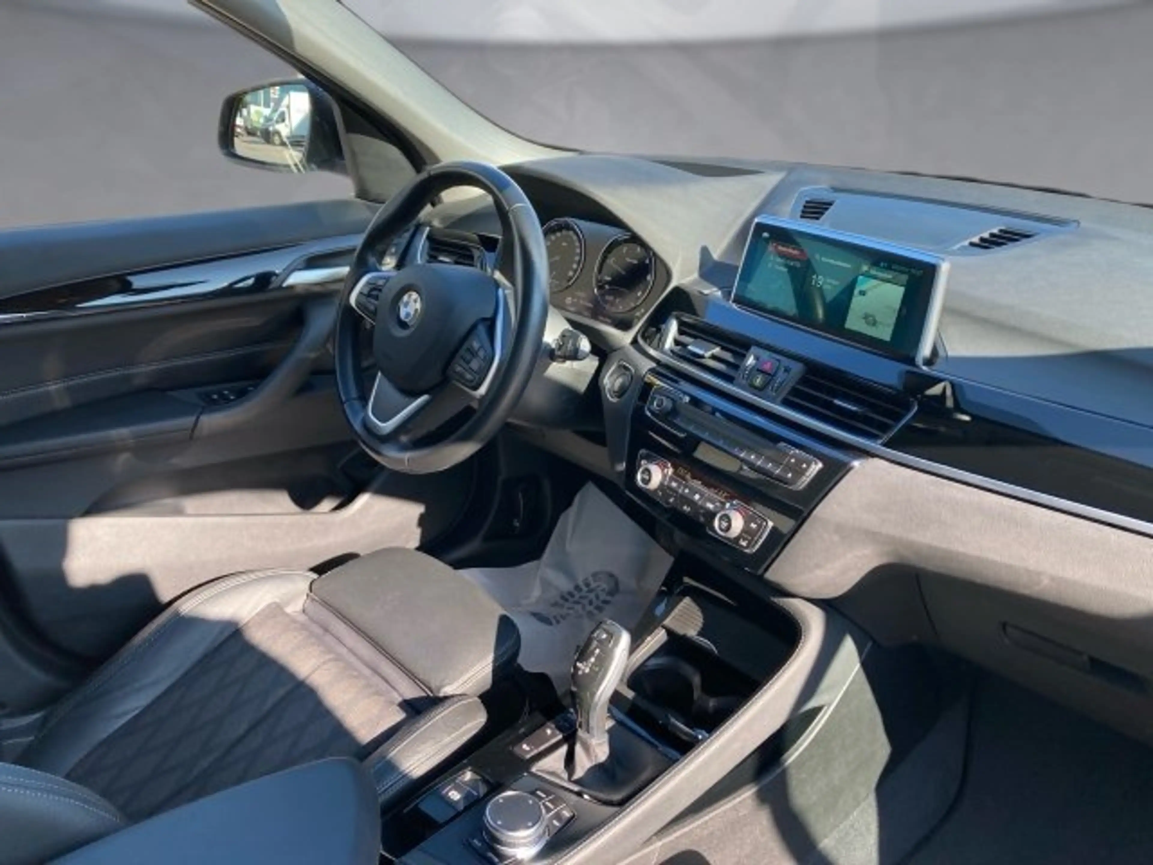 BMW X1 xDrive18d xLine Aut. — photo 11