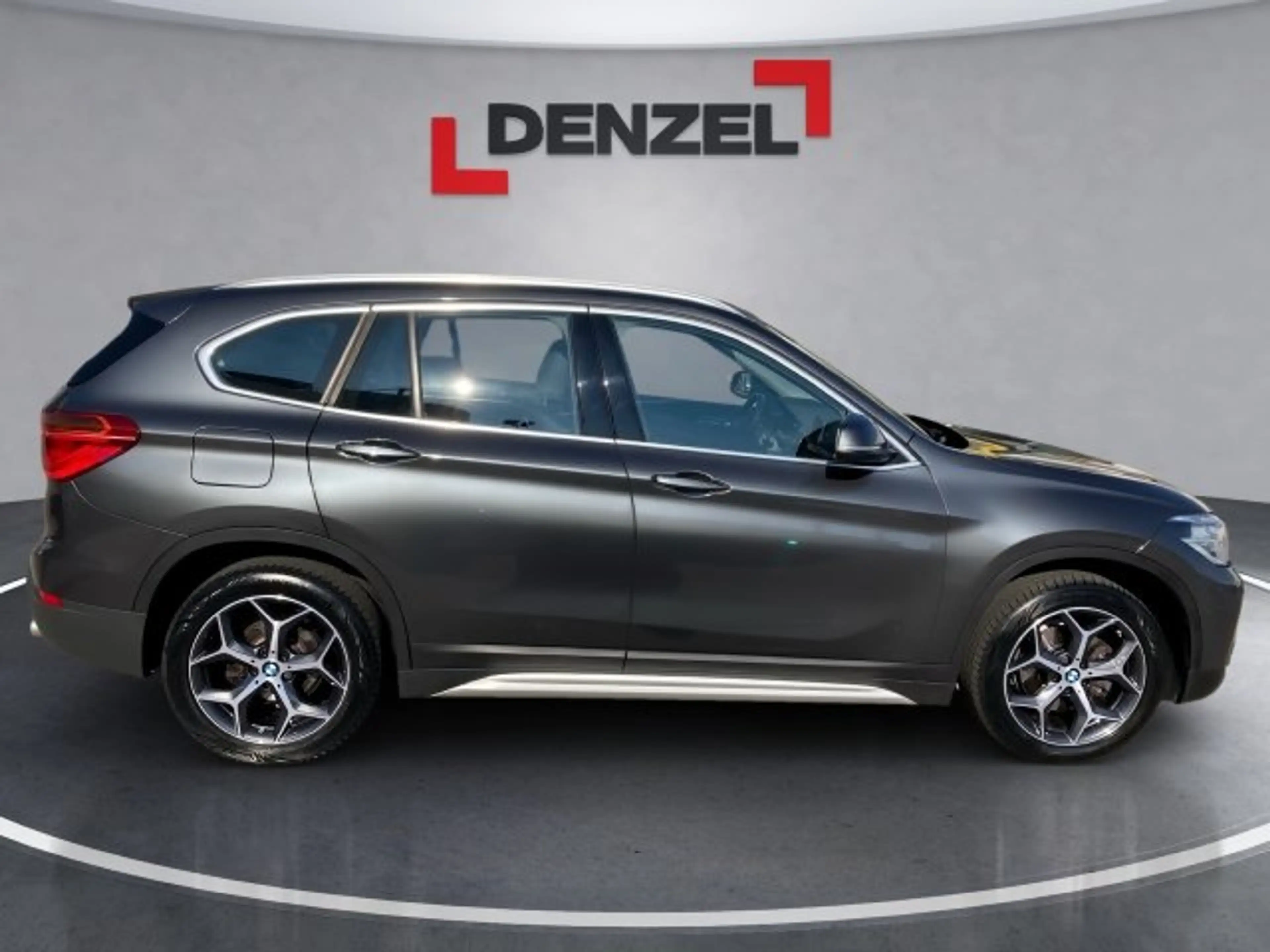 BMW X1 xDrive18d xLine Aut. — photo 5