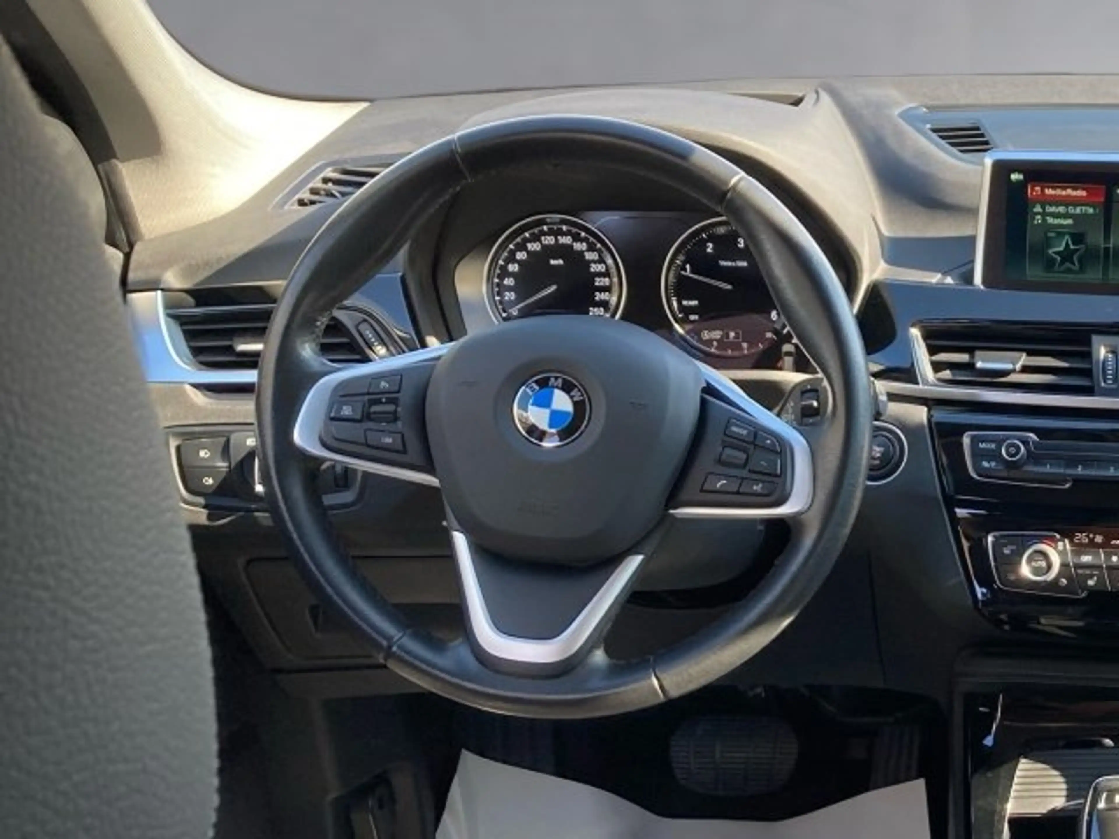 BMW X1 xDrive18d xLine Aut. — photo 10