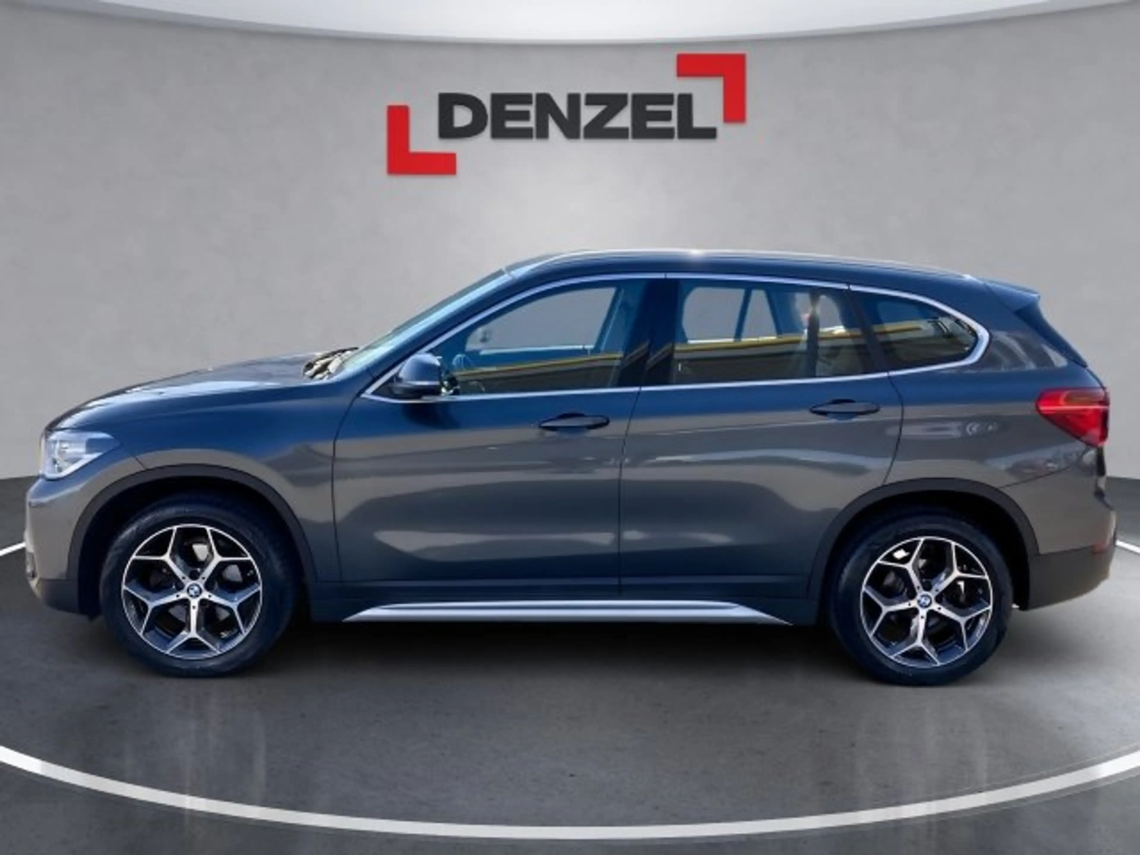 BMW X1 xDrive18d xLine Aut. — photo 2