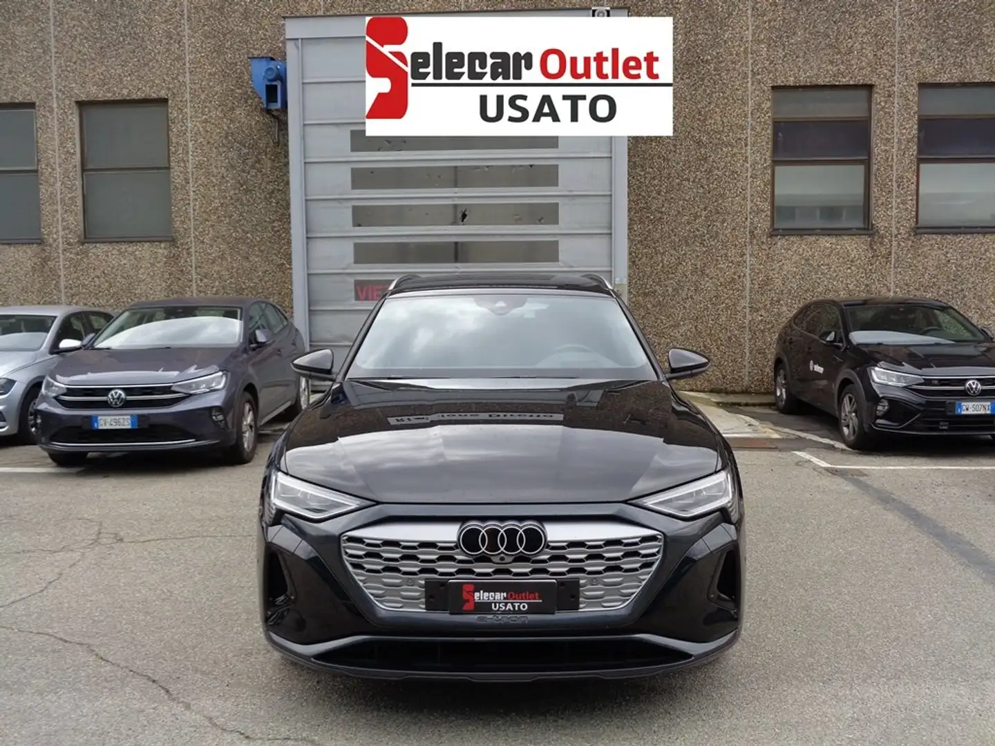 Audi Q8 e-tron 55 S line edition quattro Schwarz - 2
