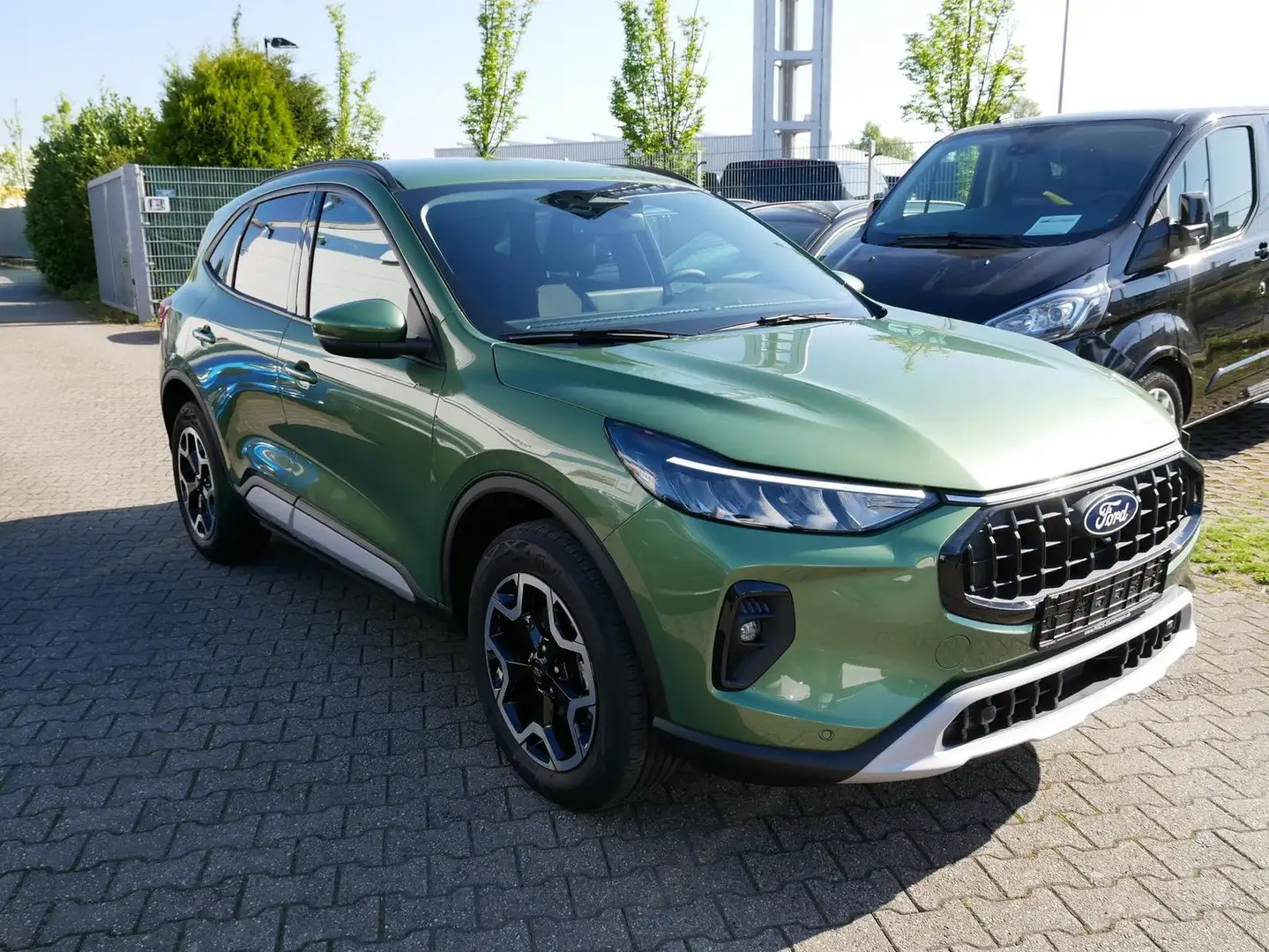 Ford Kuga Hybrid Active LED AHK Vert - 2