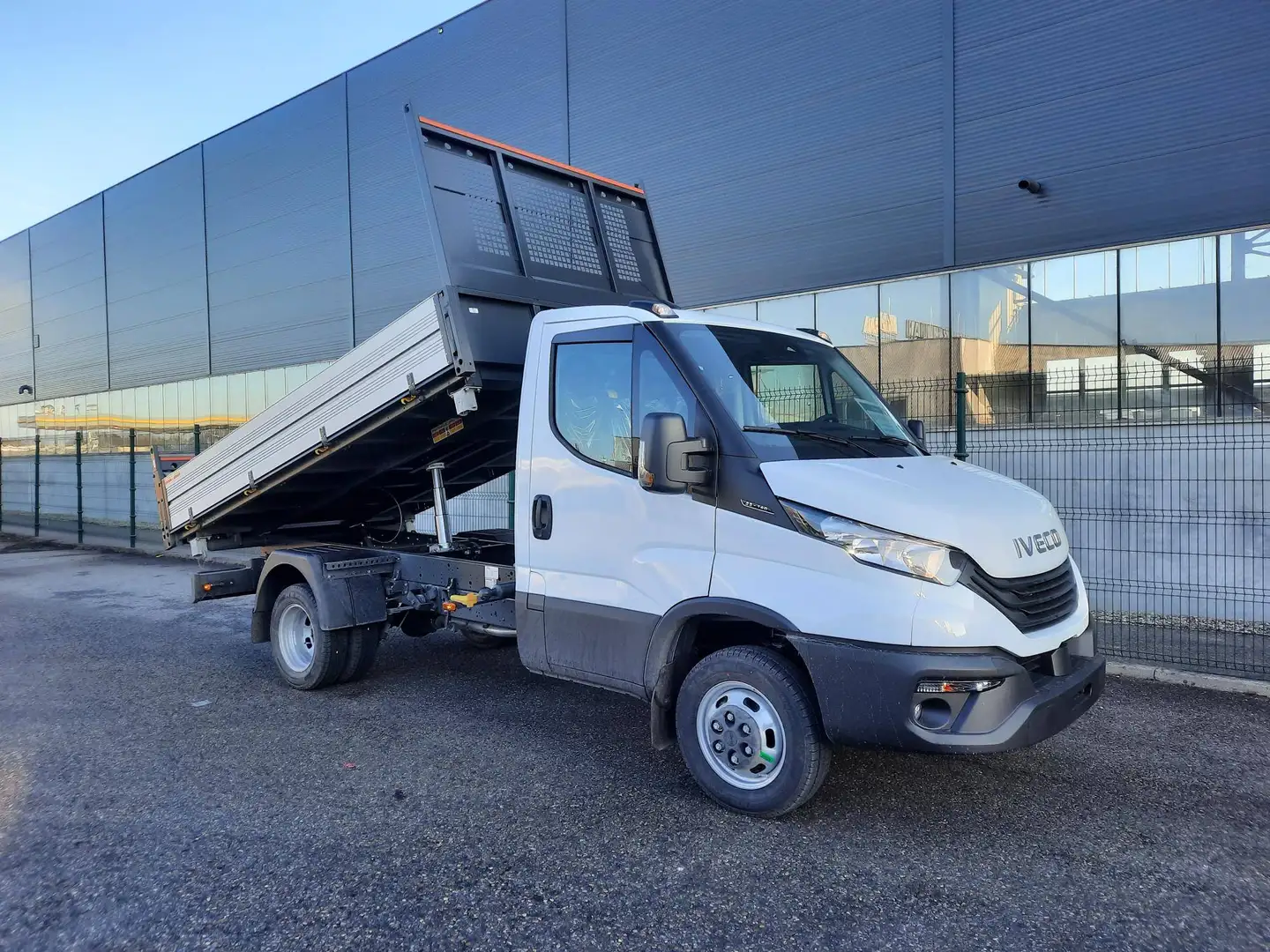 Iveco Daily 176PS 3.0 LITER Motor %%-KIPPER-Aktion-%% Weiß - 1