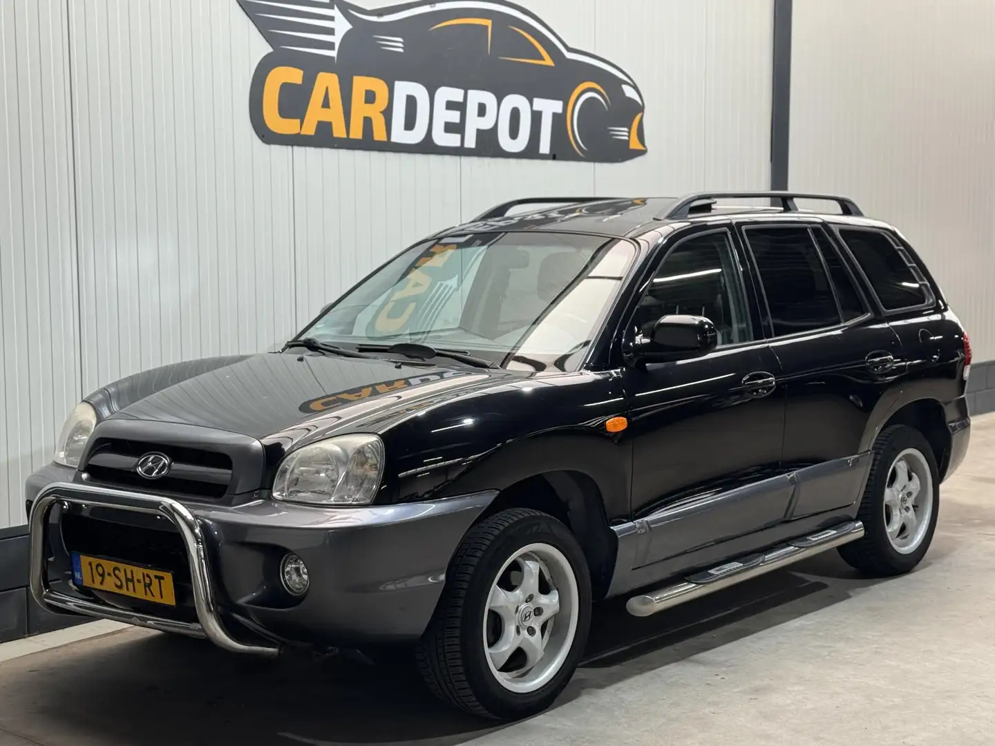 Hyundai SANTA FE 2.0i-16V Business Edition Zwart - 1