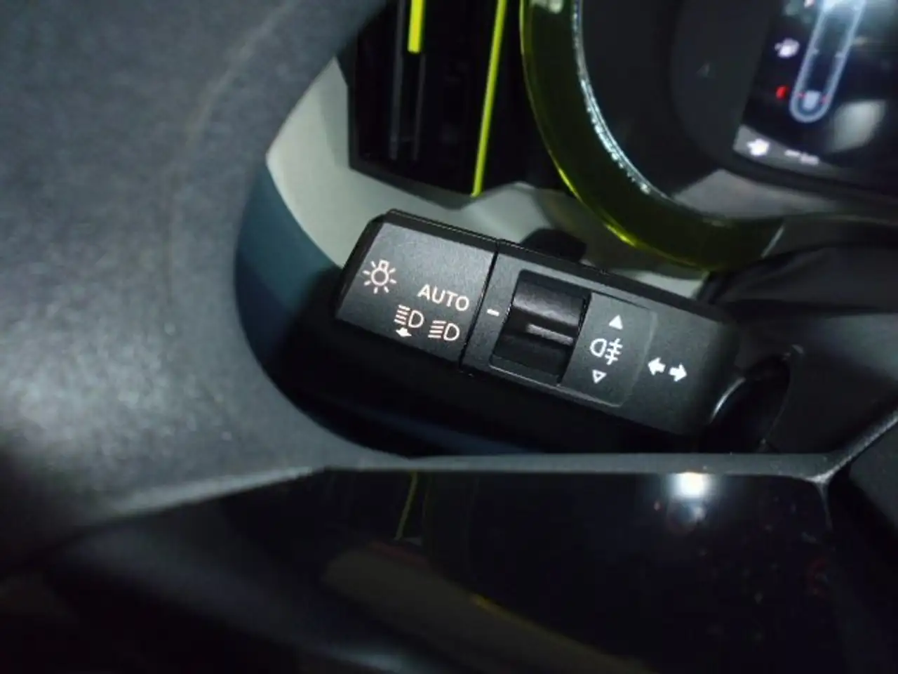 Fiat Grande Panda 1.2 Hybrid 74 kW Icon LED, 10,25"Touchscreen 21