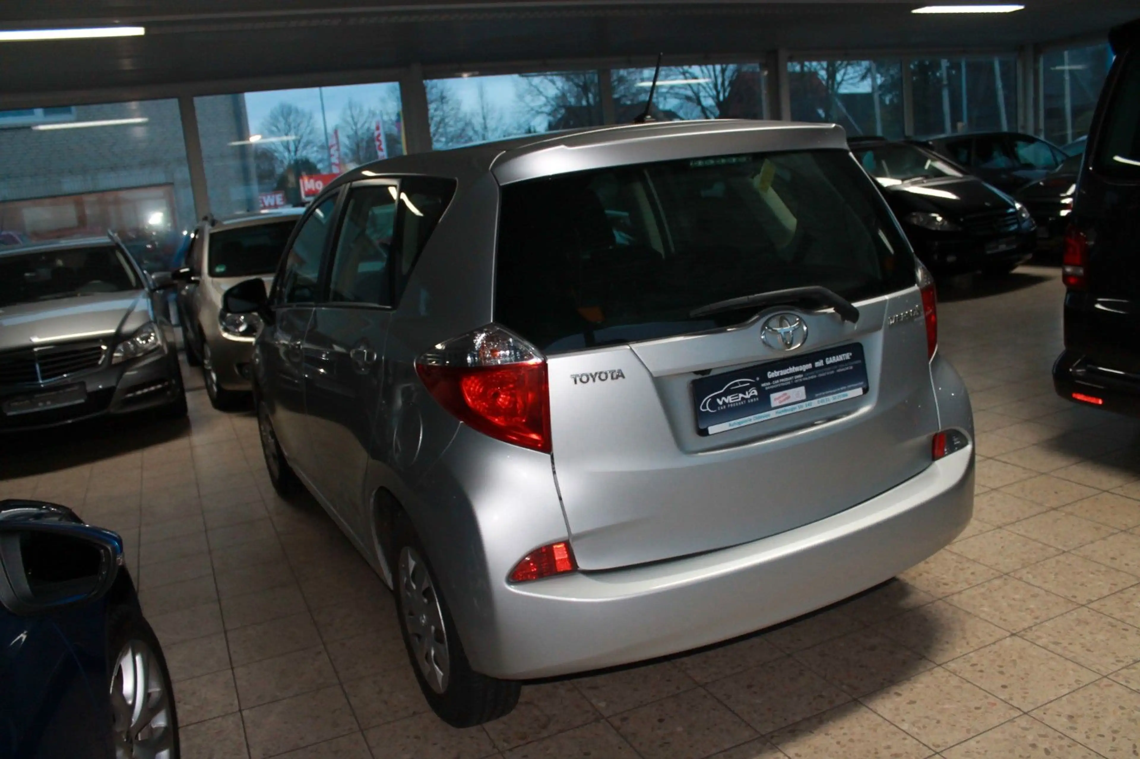 Toyota Verso-S Life — photo 10