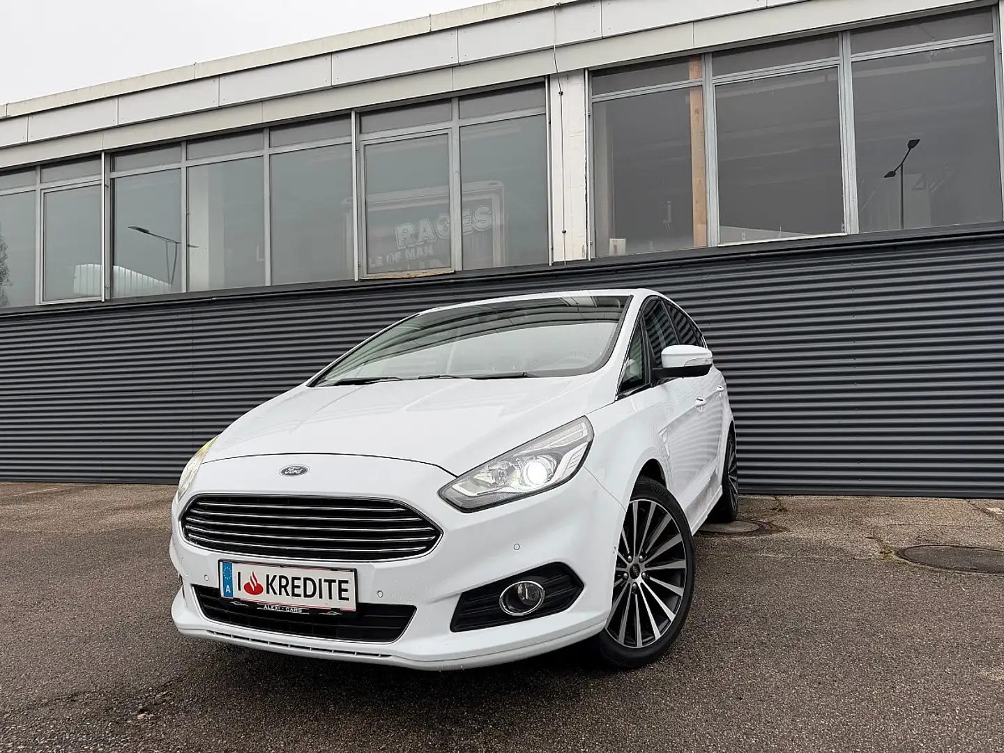 Ford S-Max S-MAX Titanium  2.0 TDCi Auto-Start/Stop Weiß - 1