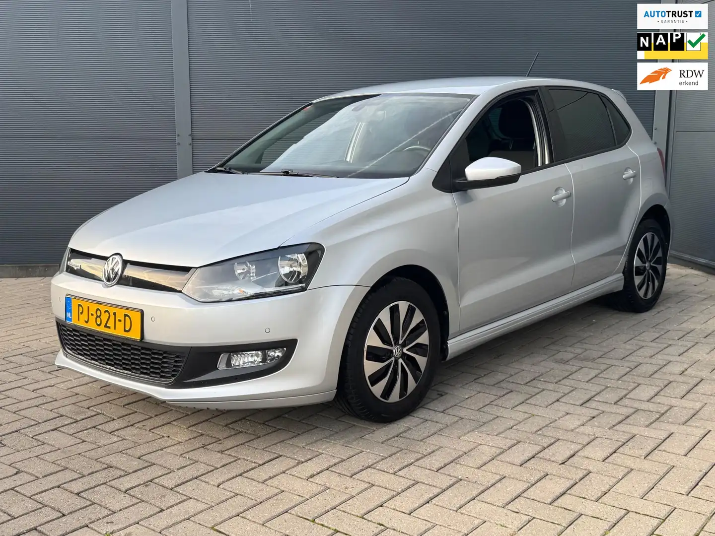 Volkswagen Polo 1.0 BlueMotion / Navi / Pdc / Nap Gris - 1