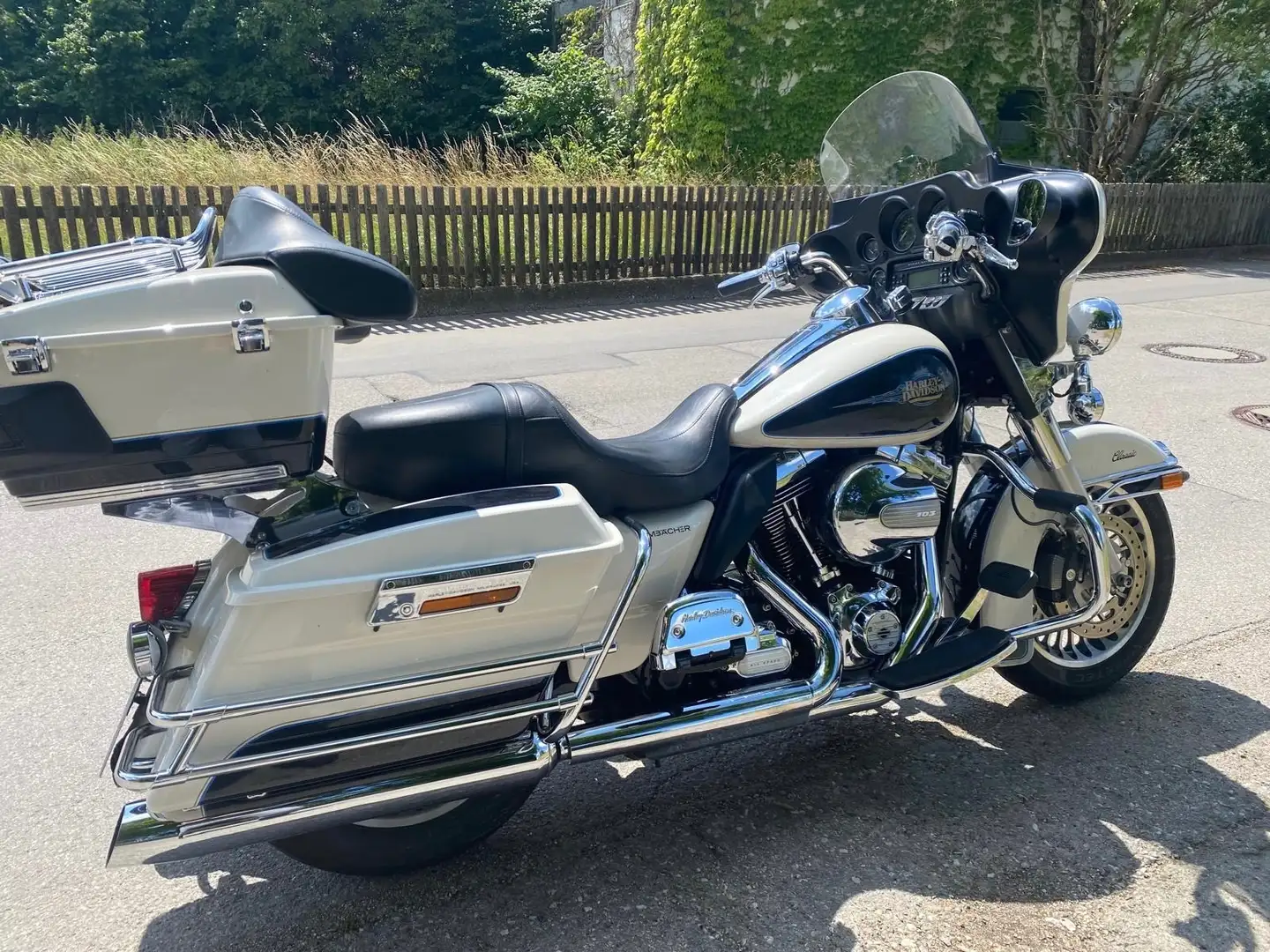 Harley-Davidson Electra Glide Tolle Harley in Sonderlackierung Perlmut weiß Bianco - 1