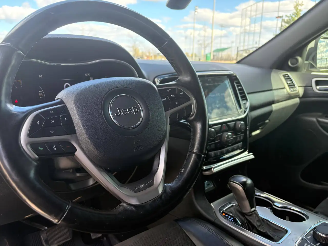 Jeep Grand Cherokee снимка Jeep Grand Cherokee