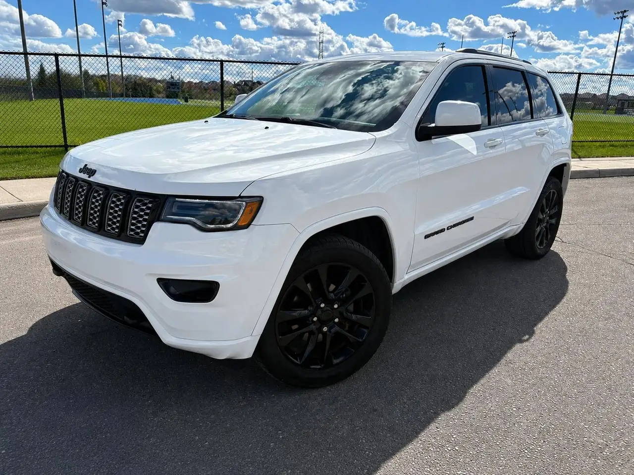 Jeep Grand Cherokee снимка Jeep Grand Cherokee