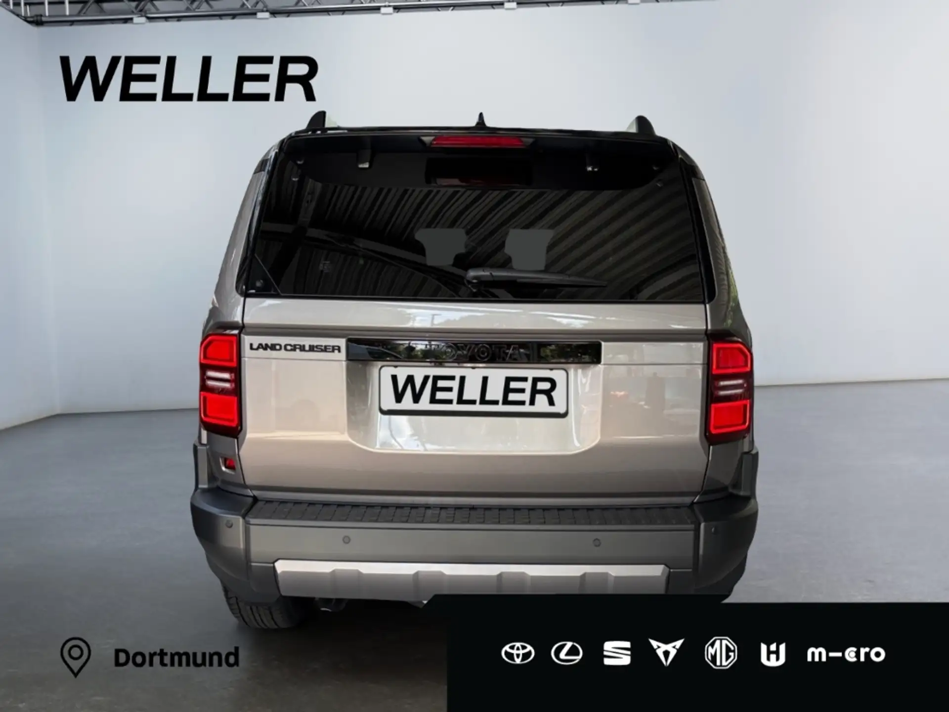 Toyota Land Cruiser Land Cruiser Station 2026 실버 사진 5