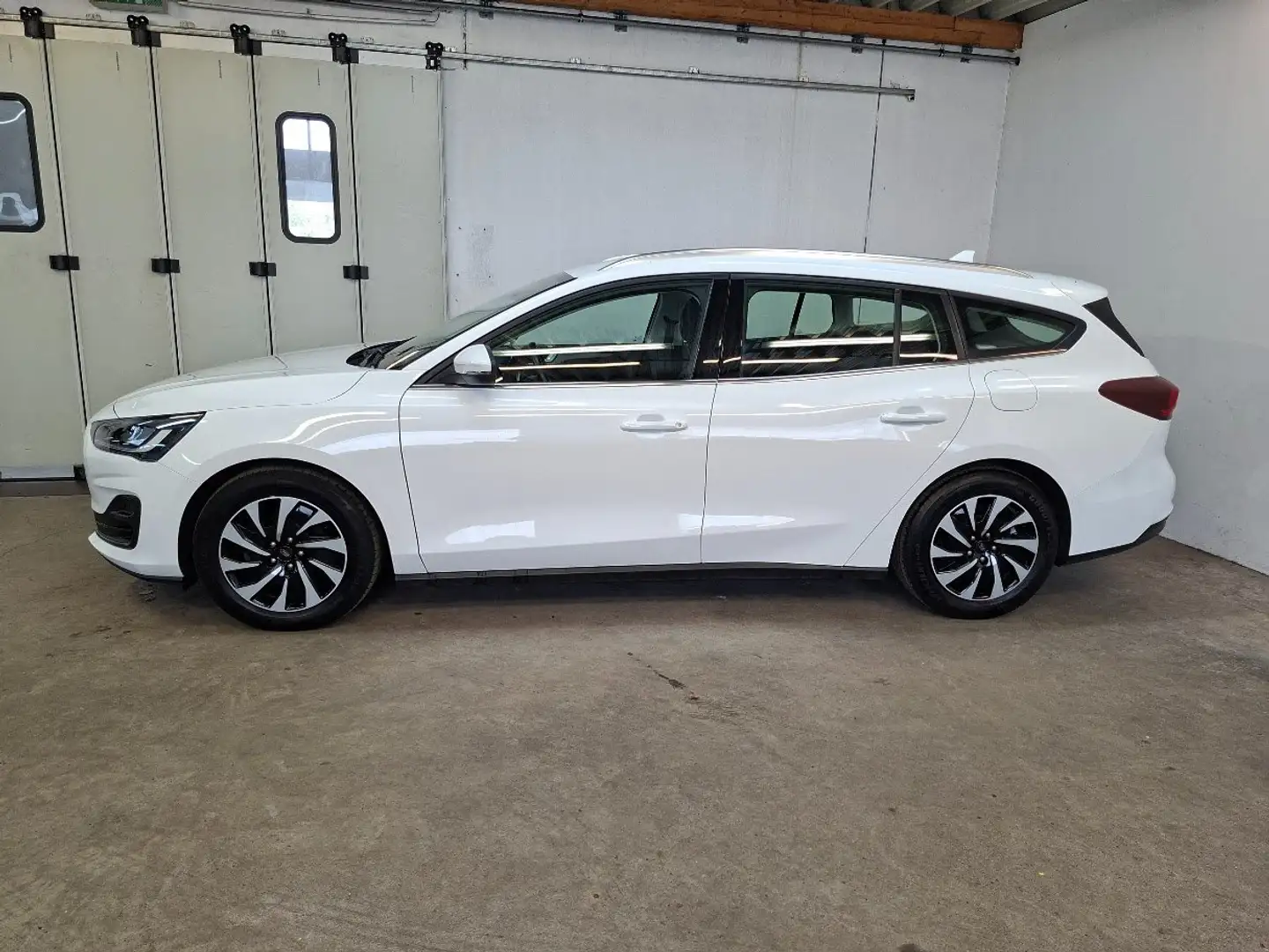 Ford Focus 1.5 EcoBlue Titanium, AHK, LED, Weiß - 2