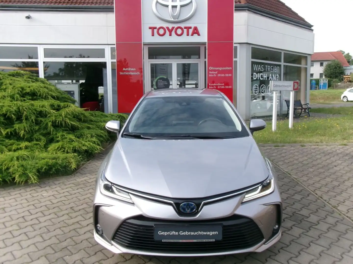 Toyota Corolla 1.8 Hybrid Team Deutschland Grey - 2