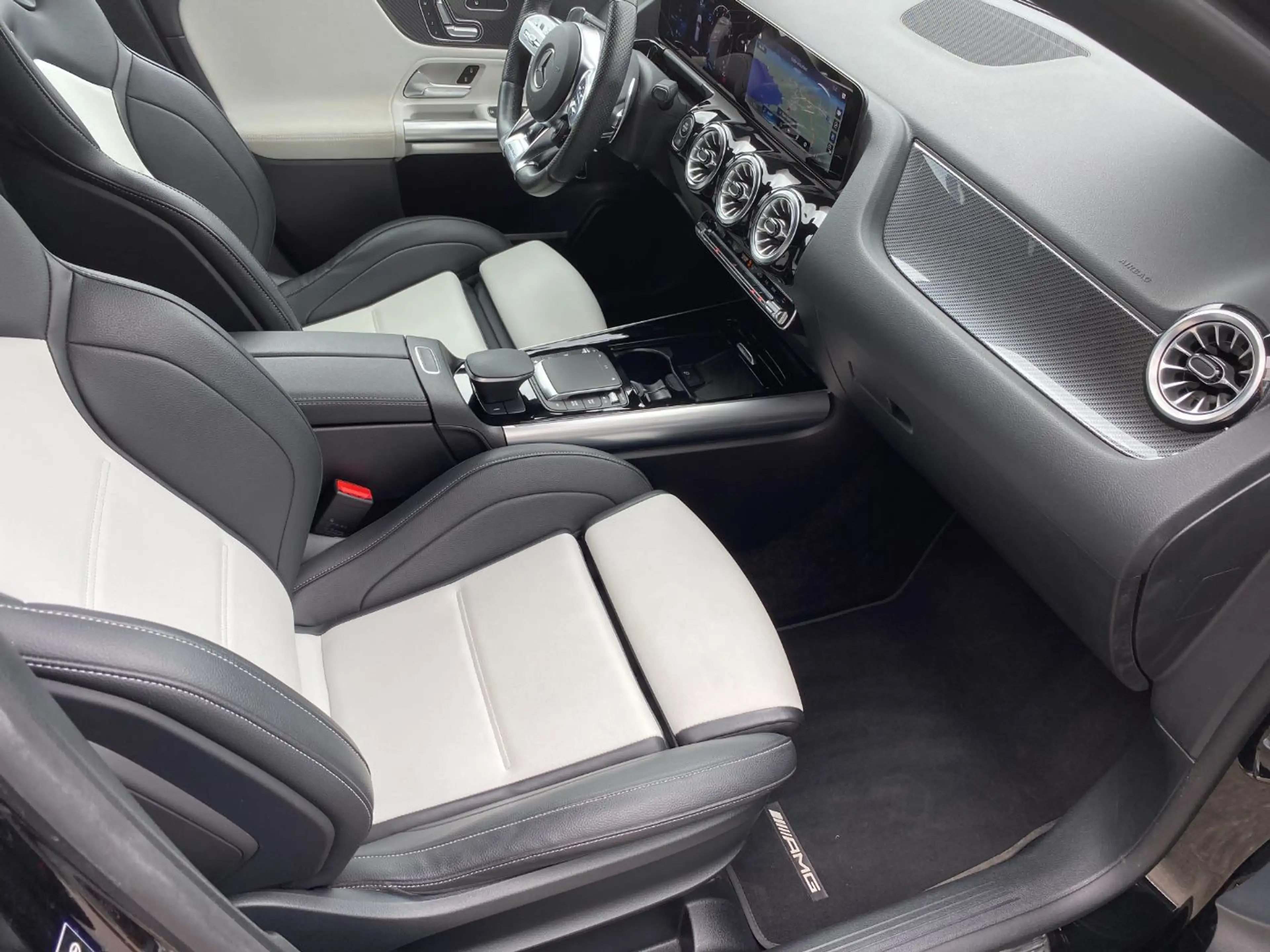 Mercedes-Benz A 35 AMG GL 4MATIC AMG Distr Pano MBUX Klima Mbeam — photo 12
