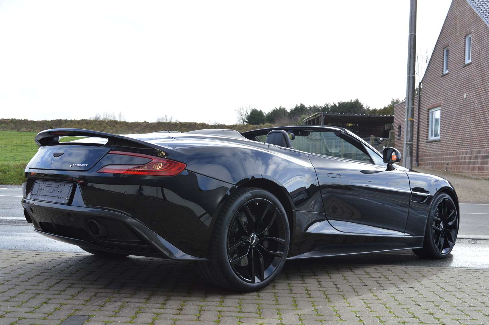 Aston Martin Vanquish Volante V12 Carbon Edition -  - Joinsteer - #1